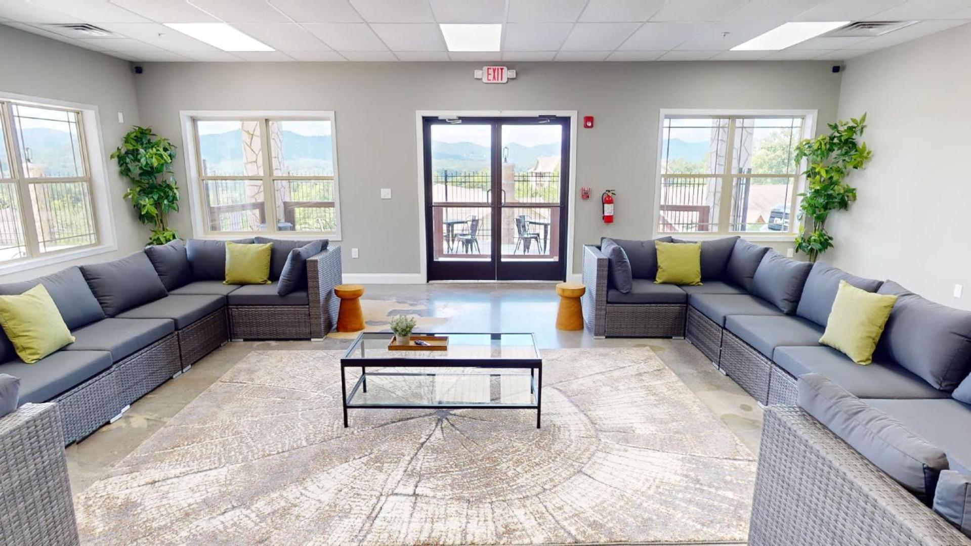 Viewpoint Condominiums photo 95