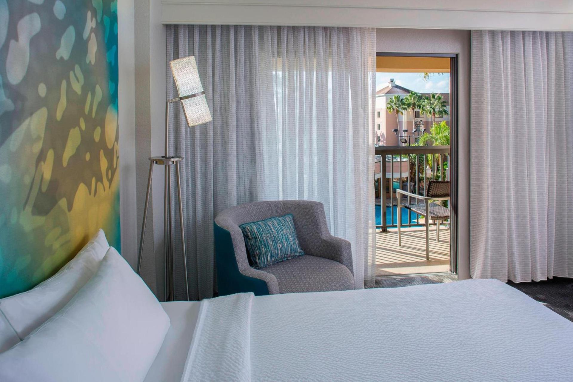 Courtyard by Marriott Orlando Lake Buena Vista in the Marriott Village photo 12