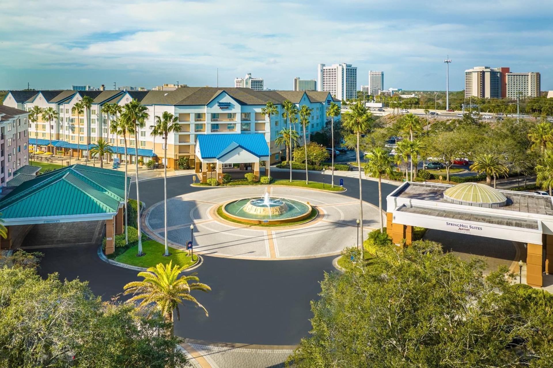 Courtyard by Marriott Orlando Lake Buena Vista in the Marriott Village photo 3