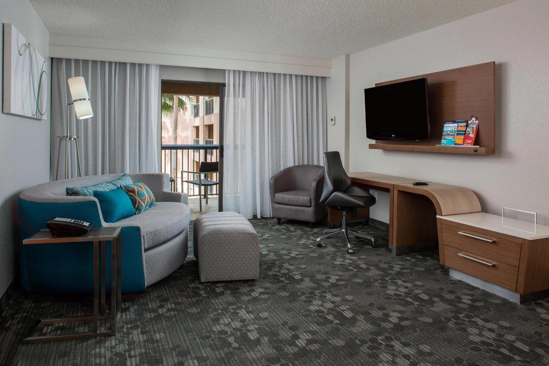 Courtyard by Marriott Orlando Lake Buena Vista in the Marriott Village photo 18