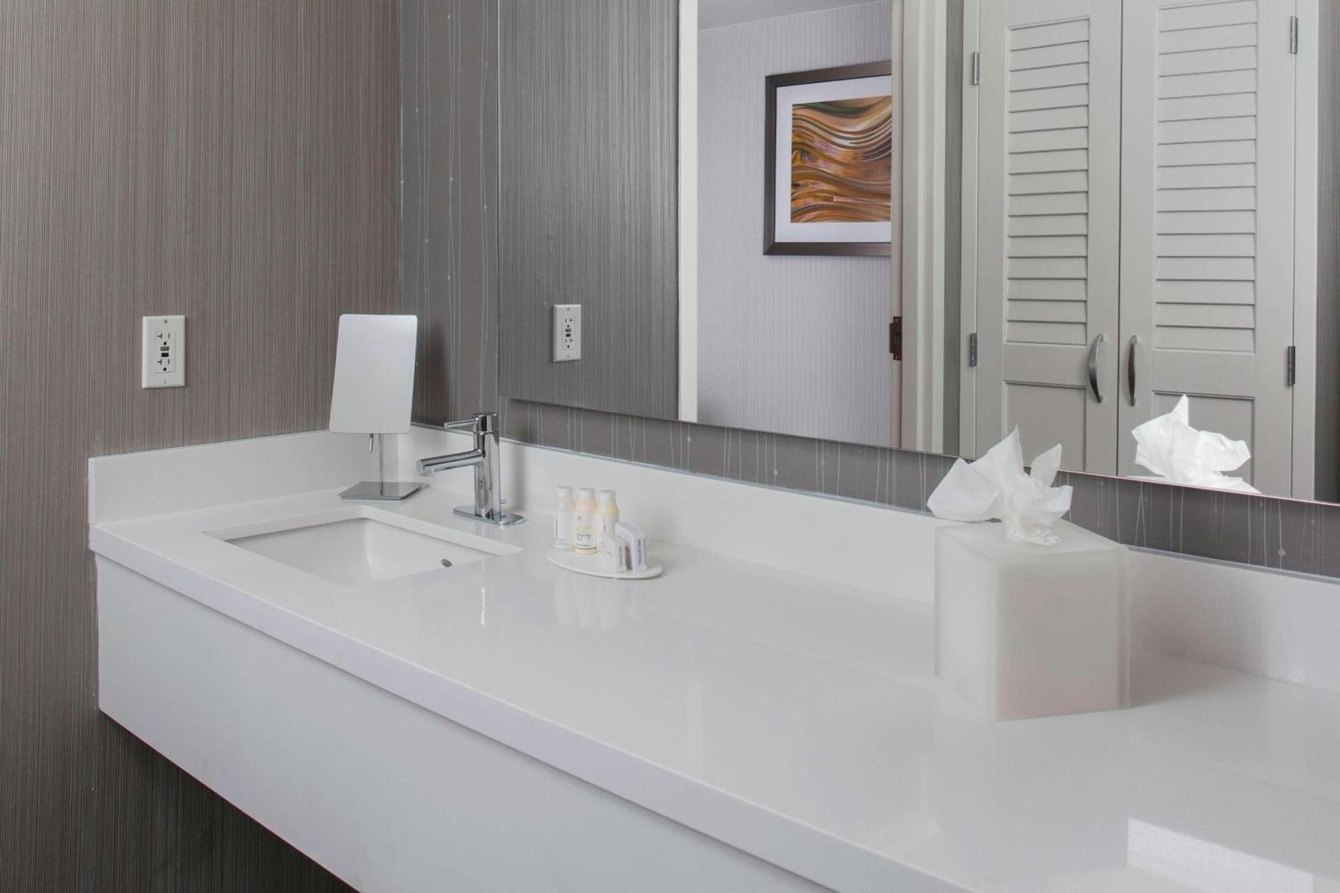 Courtyard by Marriott Orlando Lake Buena Vista in the Marriott Village photo 21