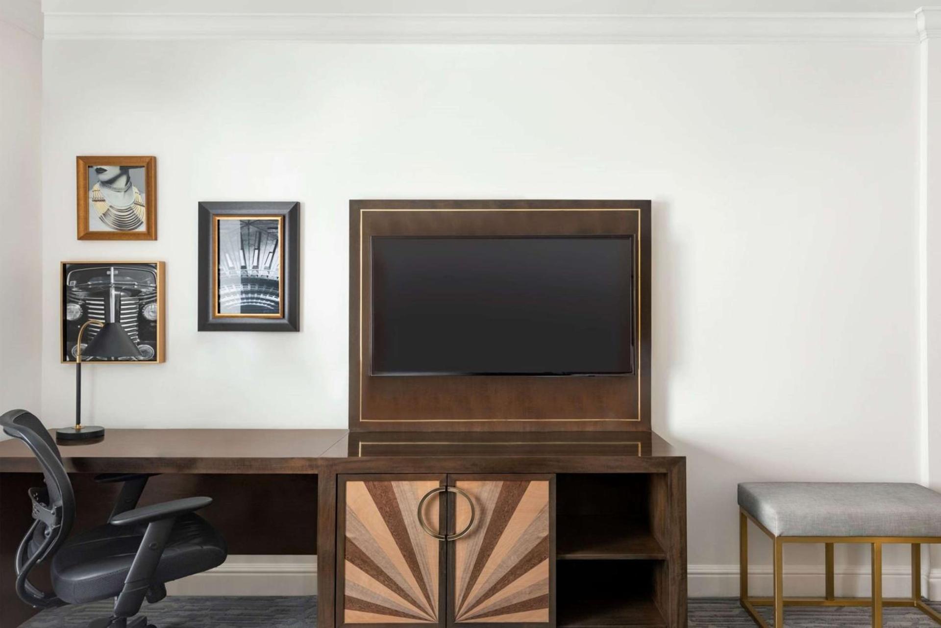Martinique New York on Broadway, Curio Collection by Hilton photo 39