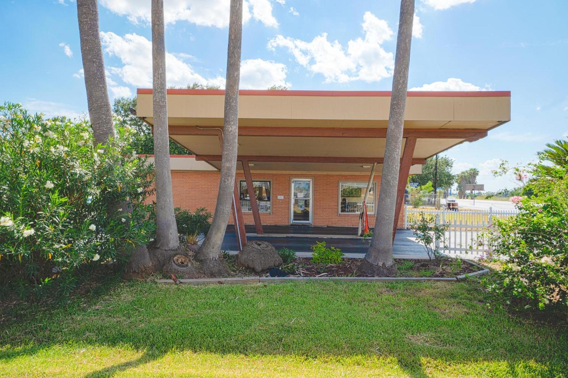 Vali Ho Motel By OYO Weslaco Mercedes — hotel in Weslaco