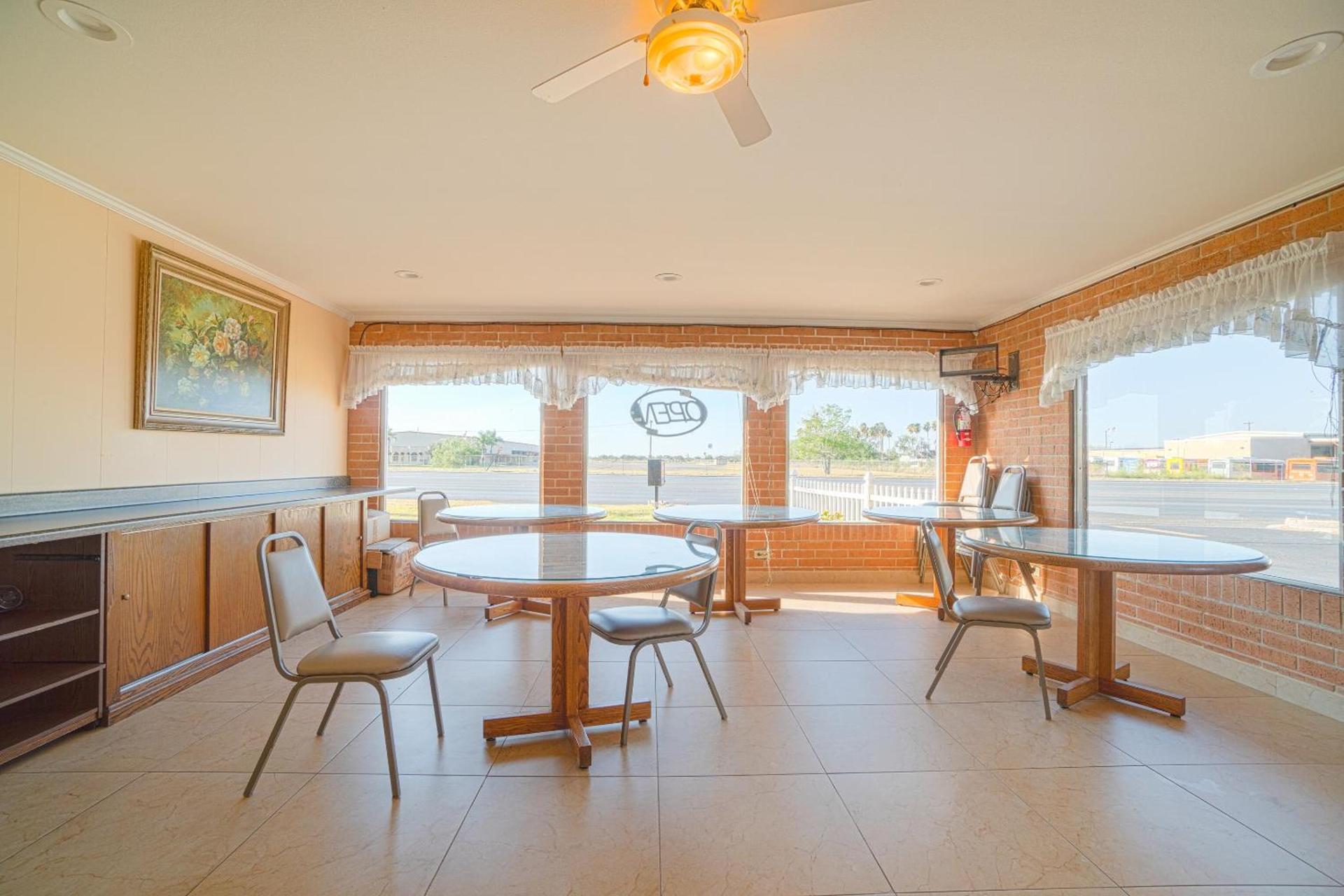 Vali Ho Motel By OYO Weslaco Mercedes photo 15