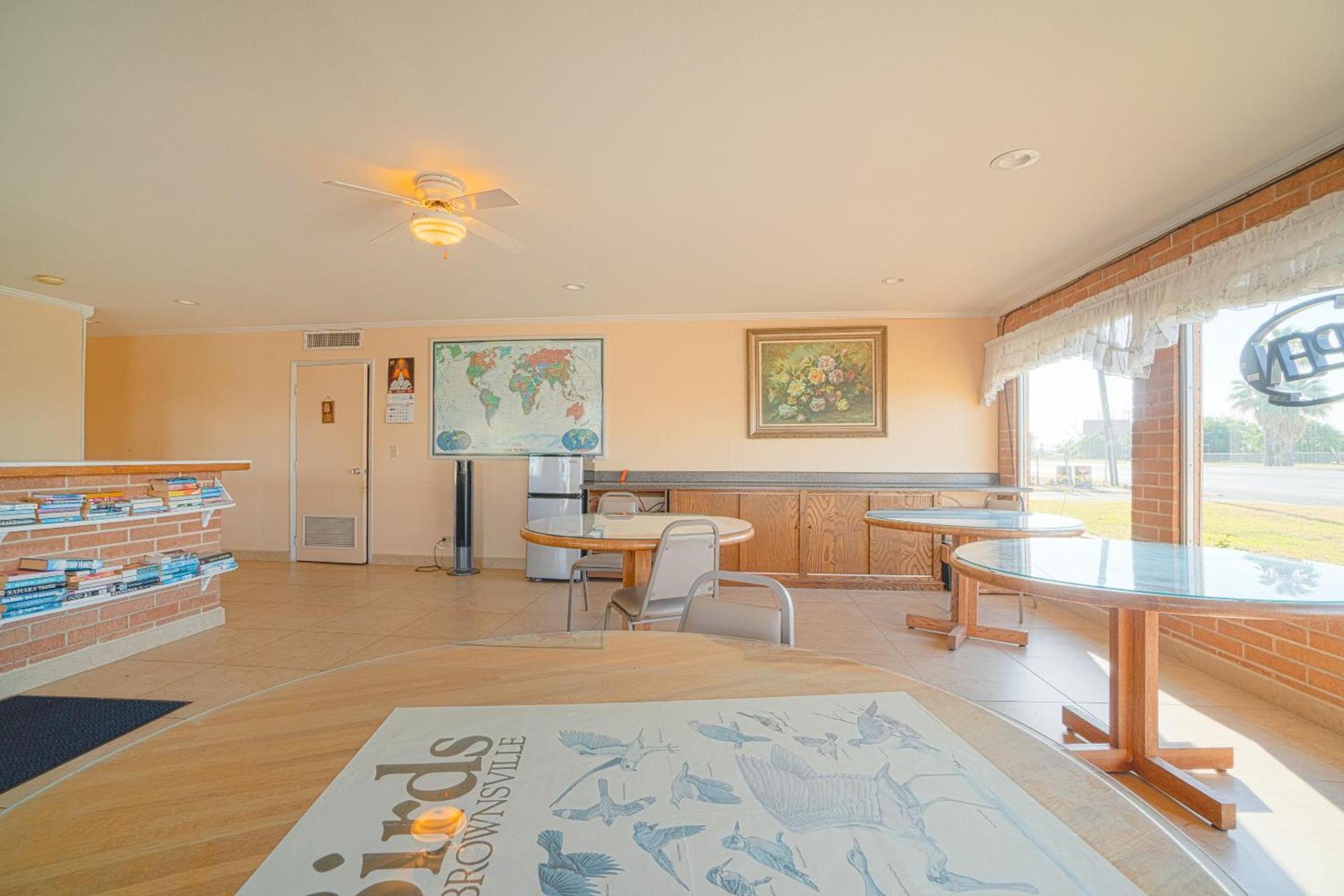 Vali Ho Motel By OYO Weslaco Mercedes photo 14