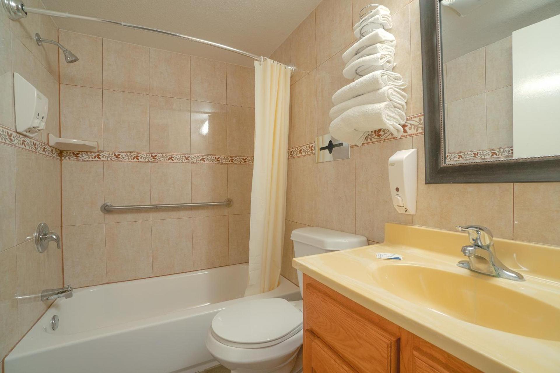 Vali Ho Motel By OYO Weslaco Mercedes photo 44