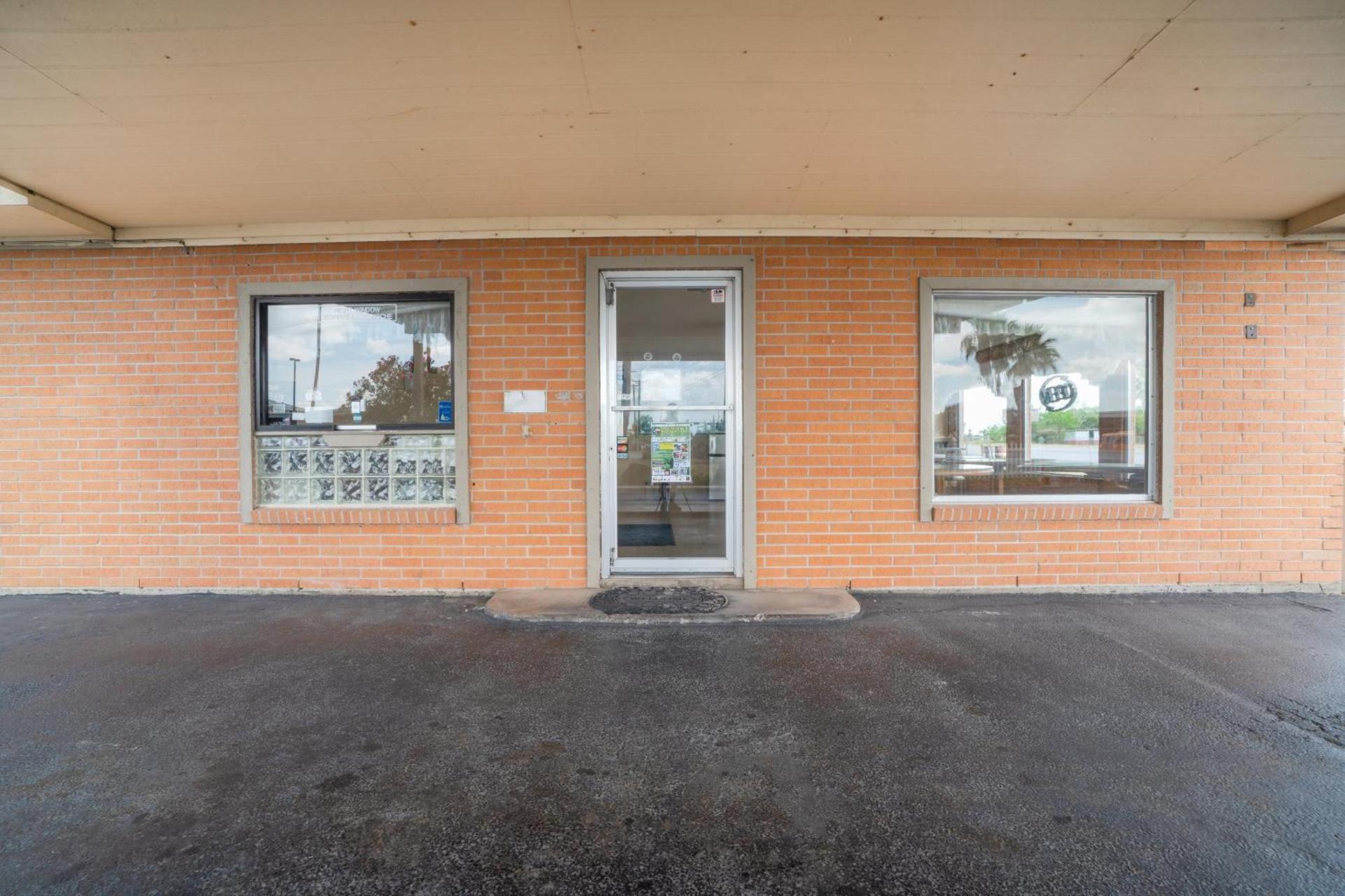 Vali Ho Motel By OYO Weslaco Mercedes photo 48