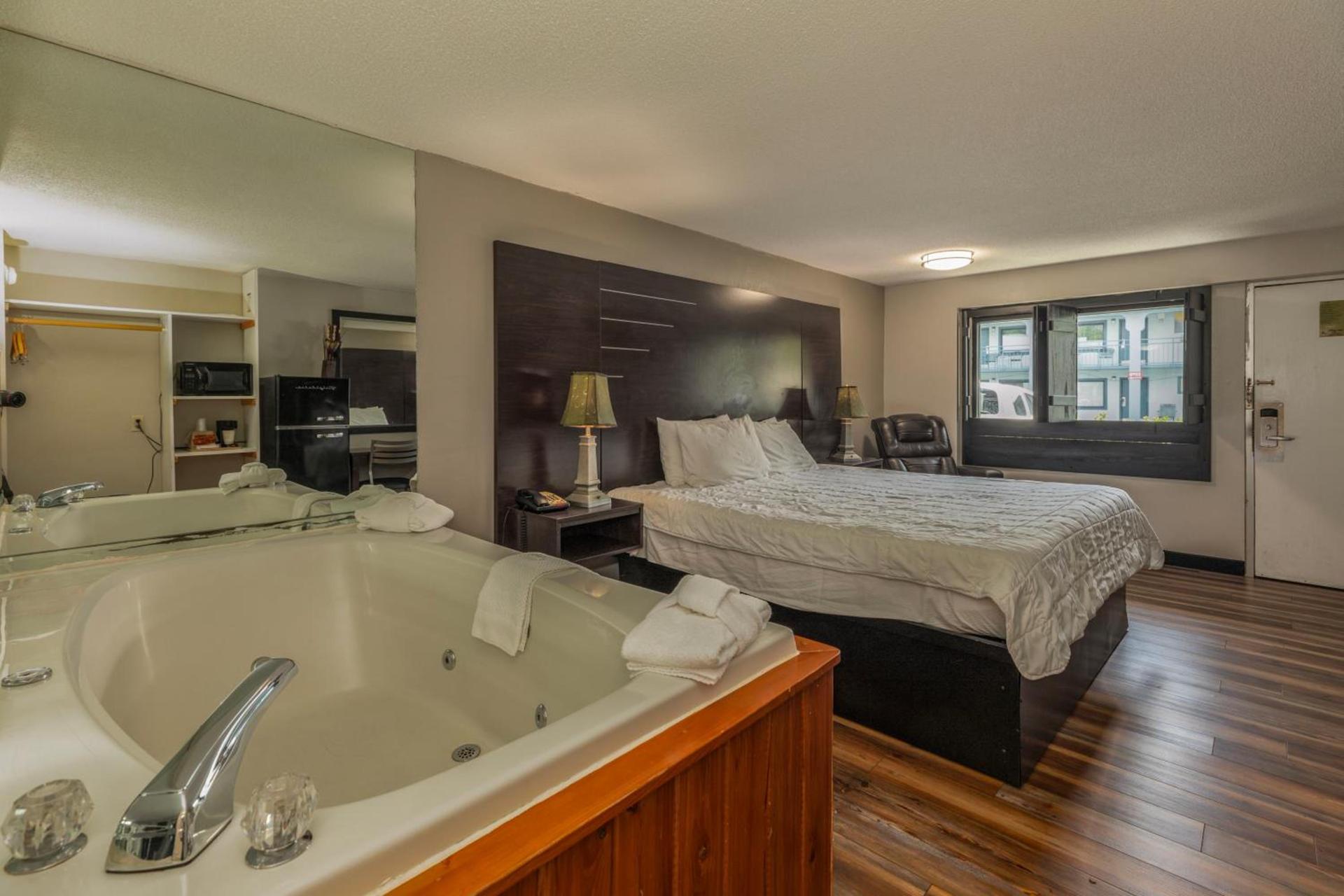 Country Town N' Suites photo 60