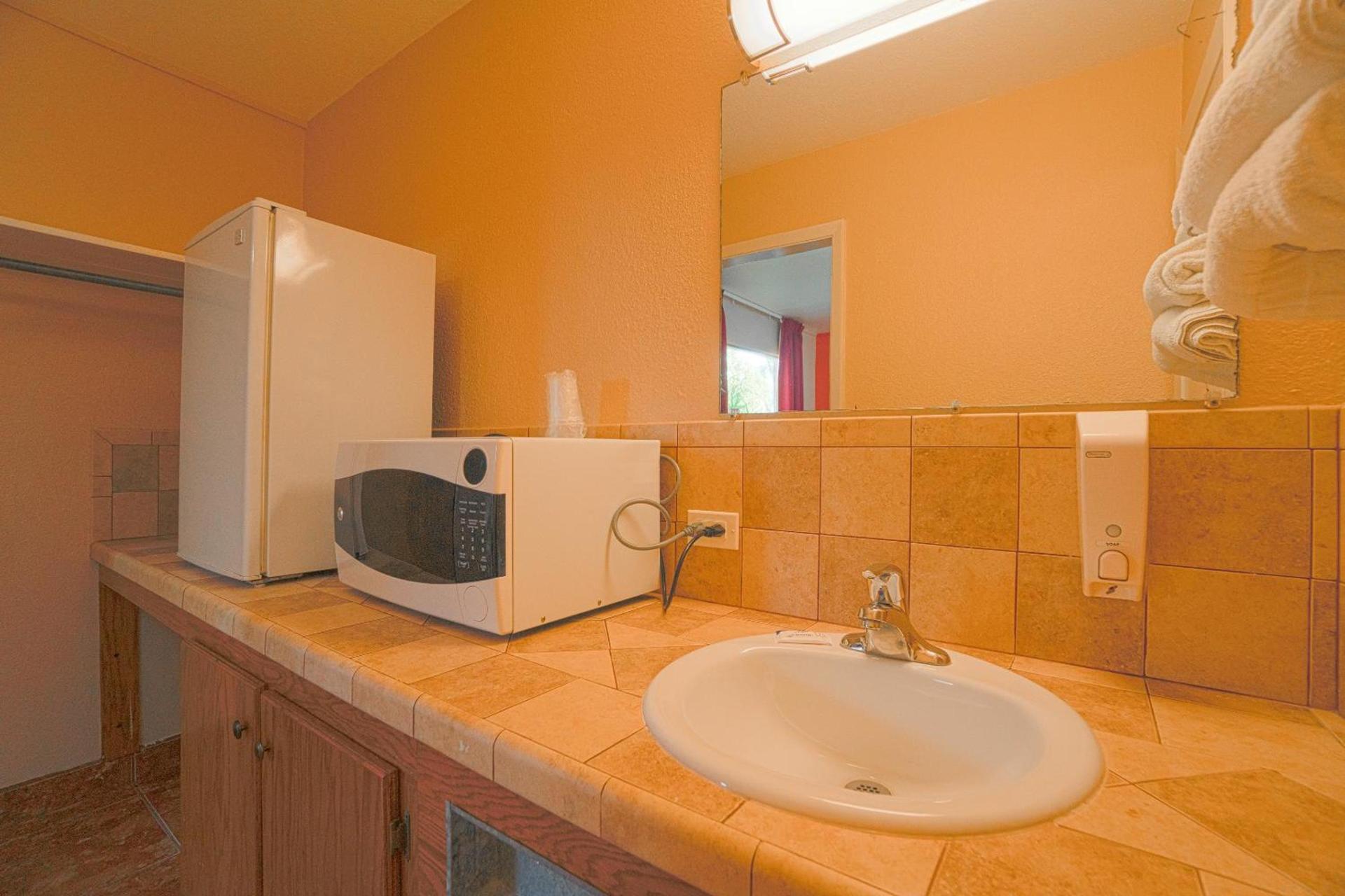 Vali Ho Motel By OYO Weslaco Mercedes photo 68