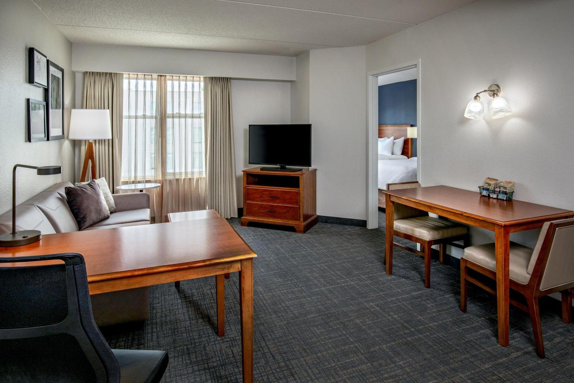 Residence Inn by Marriott Chesapeake Greenbrier photo 5