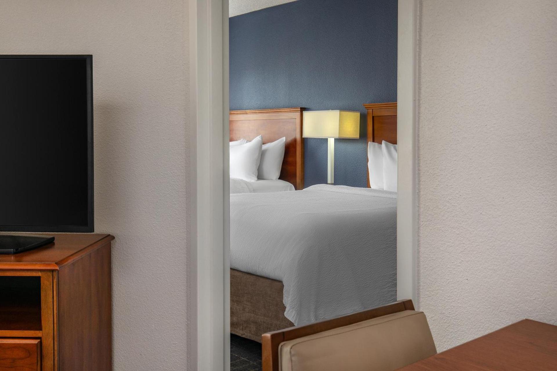 Residence Inn by Marriott Chesapeake Greenbrier photo 4