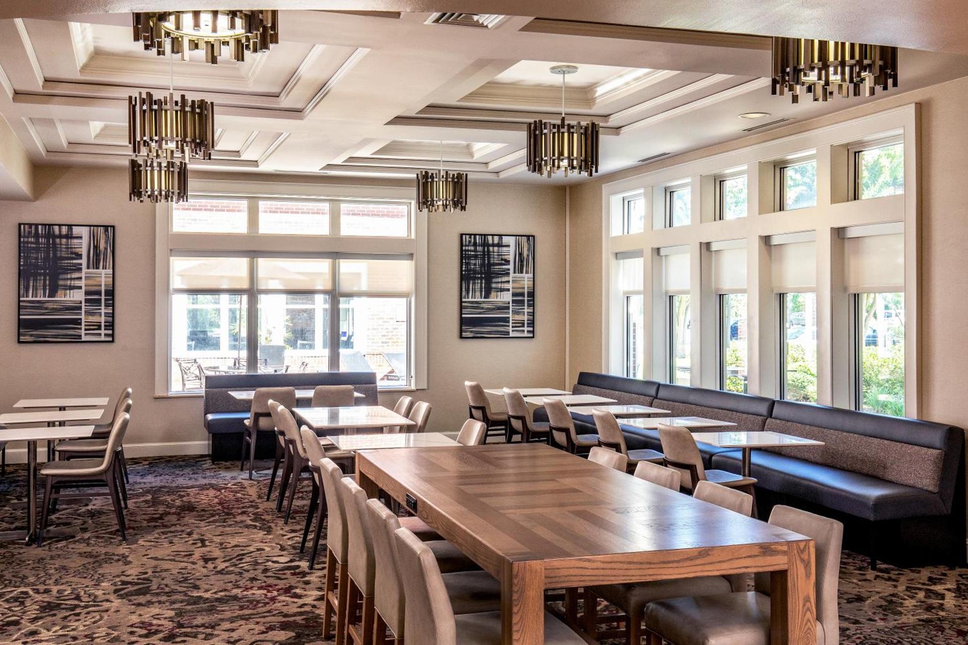 Residence Inn by Marriott Chesapeake Greenbrier photo 10