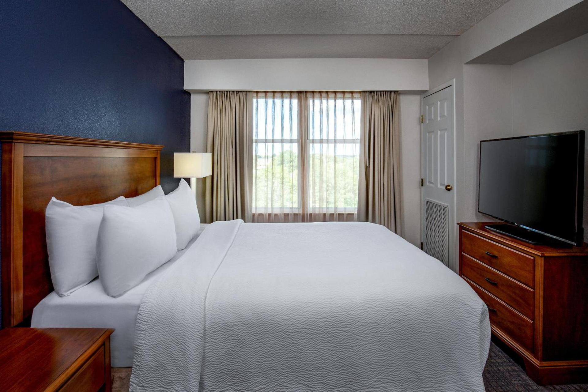 Residence Inn by Marriott Chesapeake Greenbrier photo 16