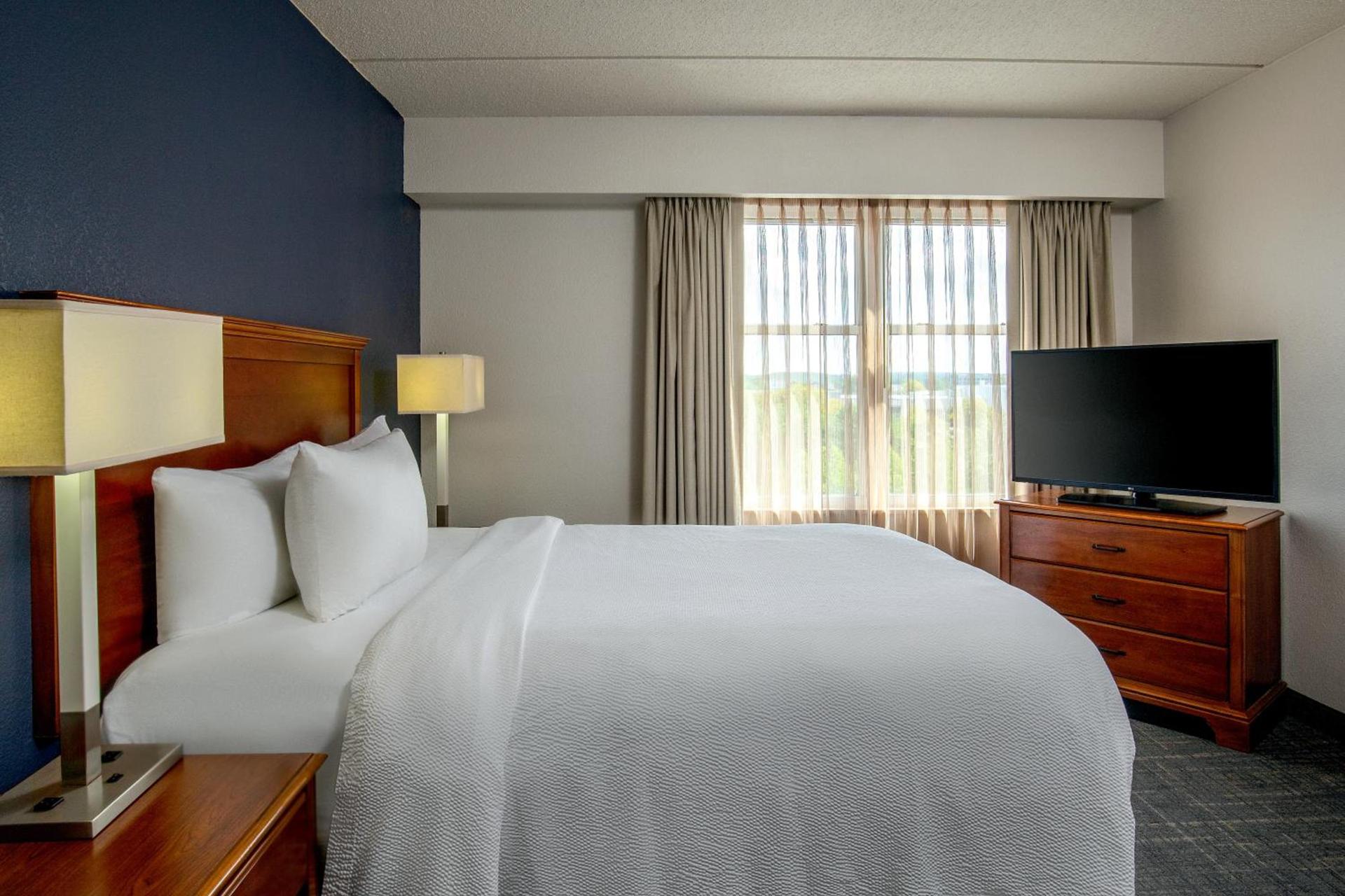 Residence Inn by Marriott Chesapeake Greenbrier photo 15