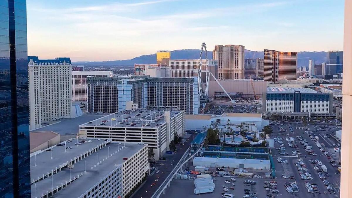 MGM Signature Towers by FantasticStay photo 62
