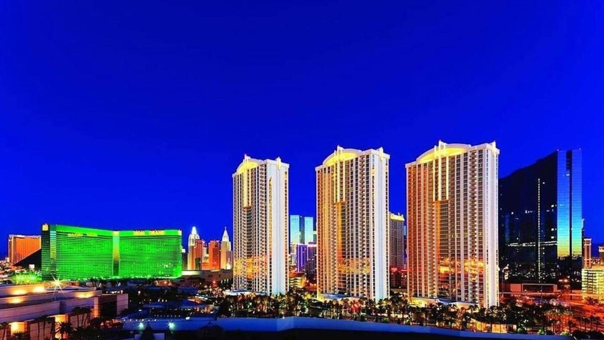 MGM Signature Towers by FantasticStay photo 1