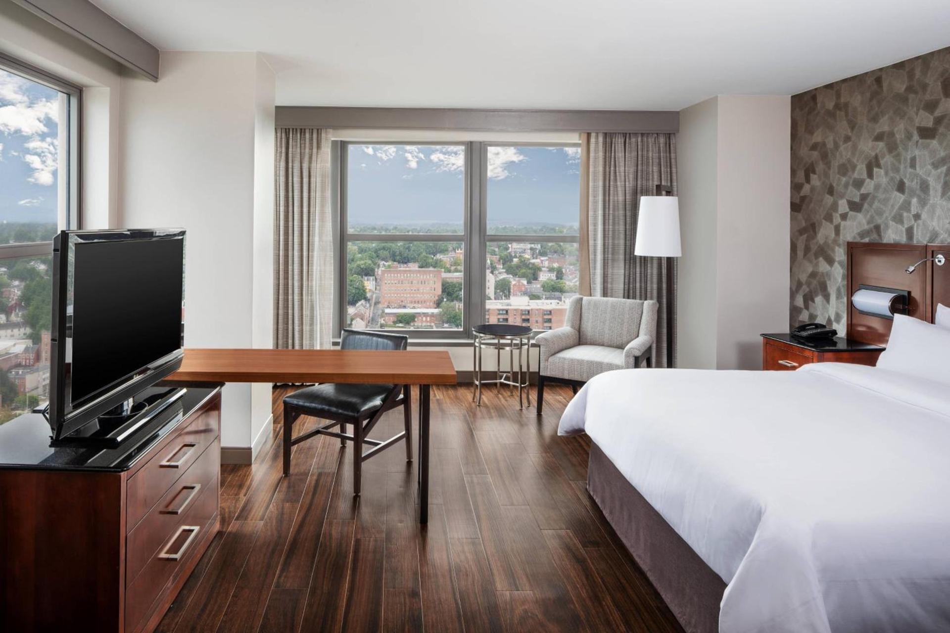 Lancaster Marriott at Penn Square photo 9