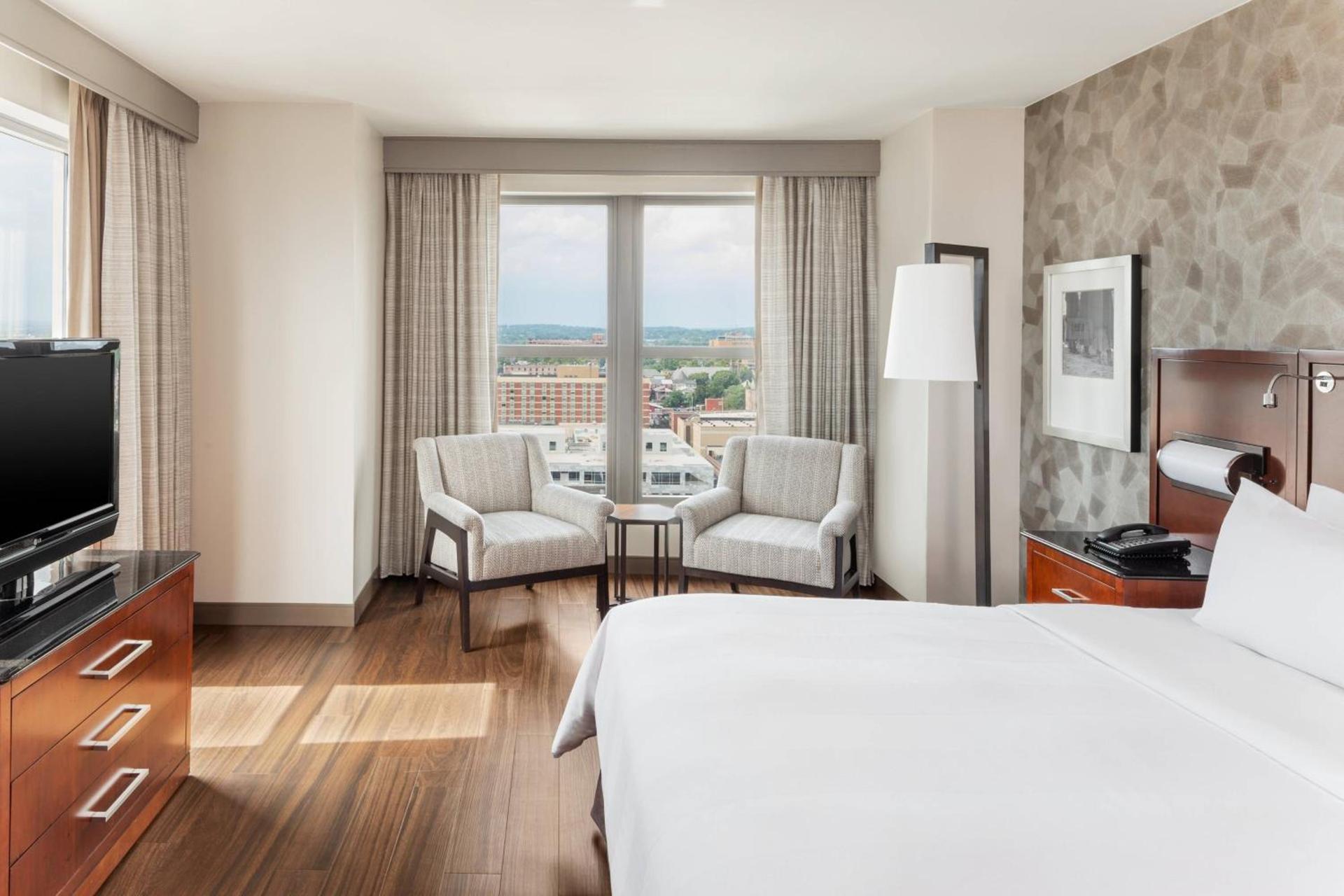 Lancaster Marriott at Penn Square photo 10