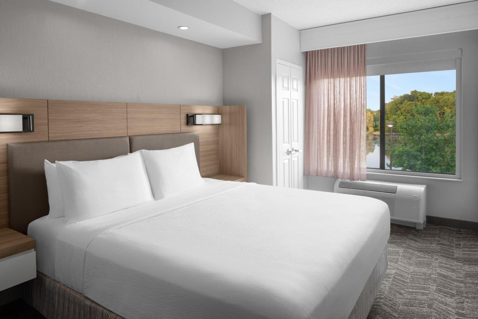 SpringHill Suites by Marriott Grand Rapids Airport Southeast photo 5