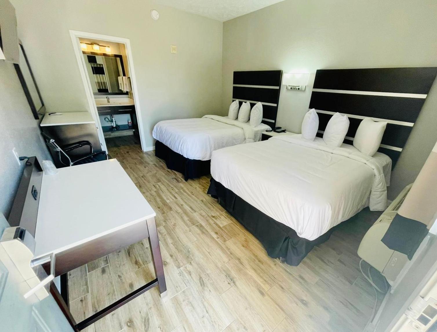 Americas Best Value Inn Arlington photo 2