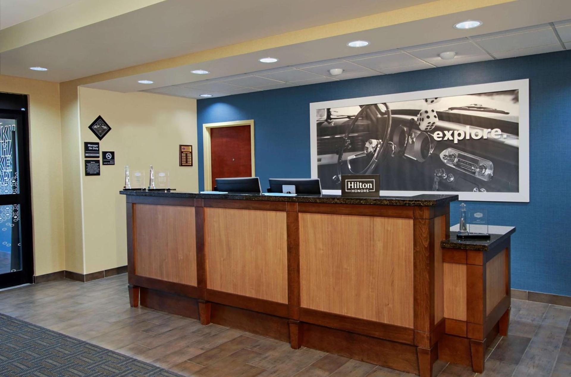 Hampton Inn Winfield photo 2