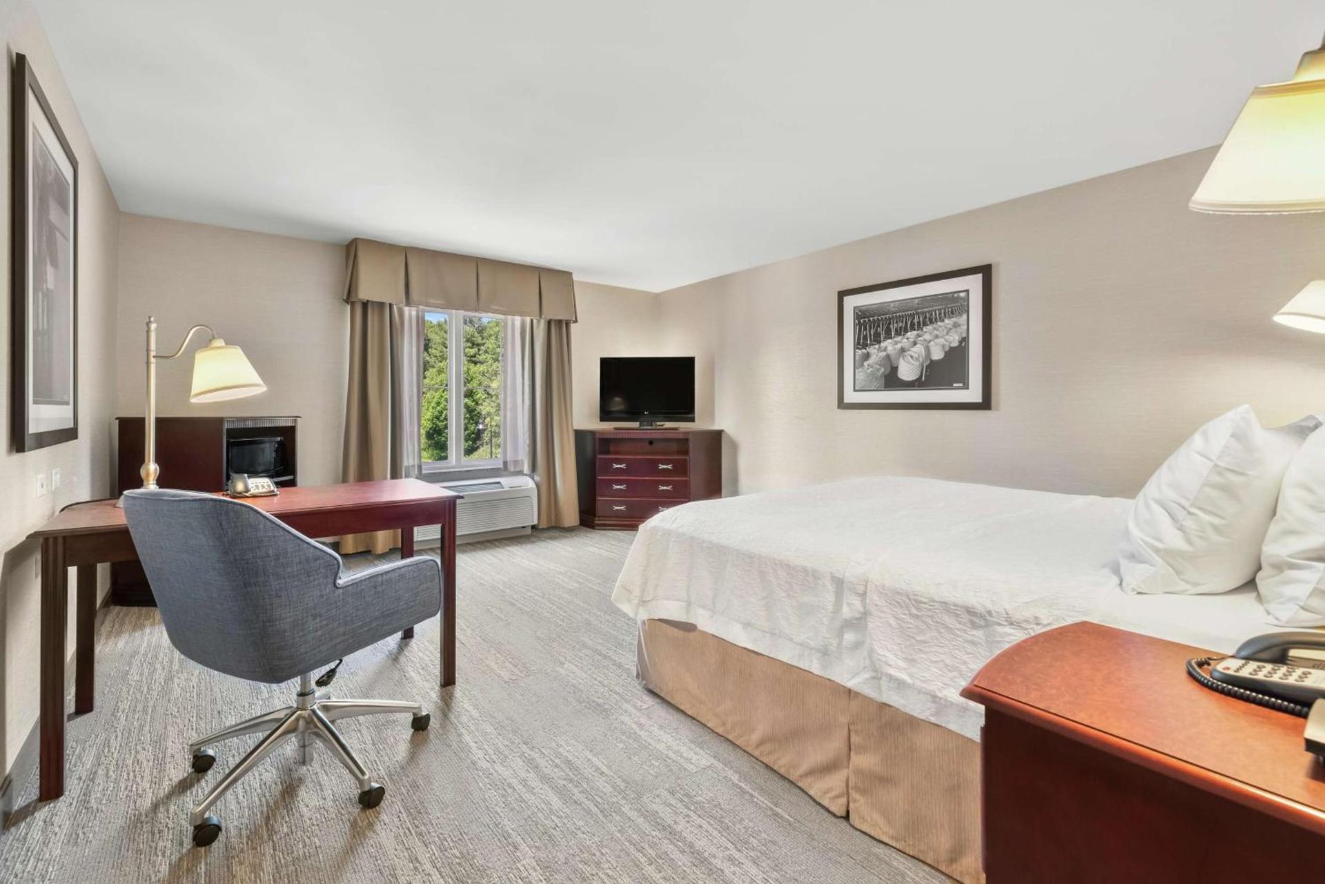Hampton Inn Nashua photo 17