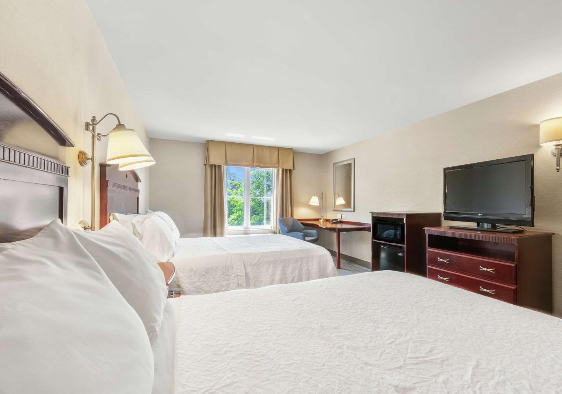 Hampton Inn Nashua photo 18