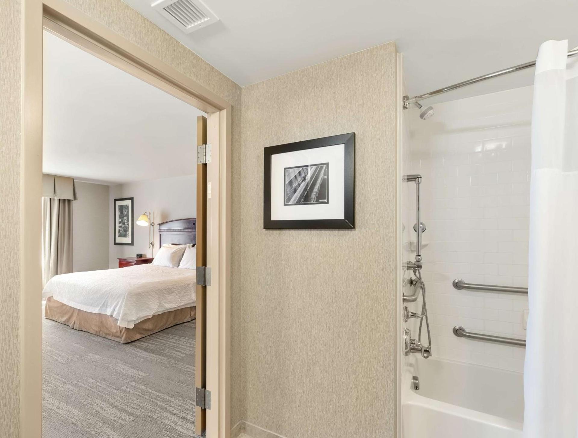 Hampton Inn Nashua photo 20