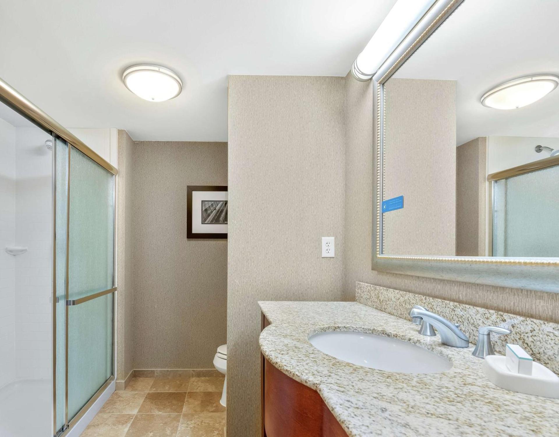 Hampton Inn Nashua photo 21