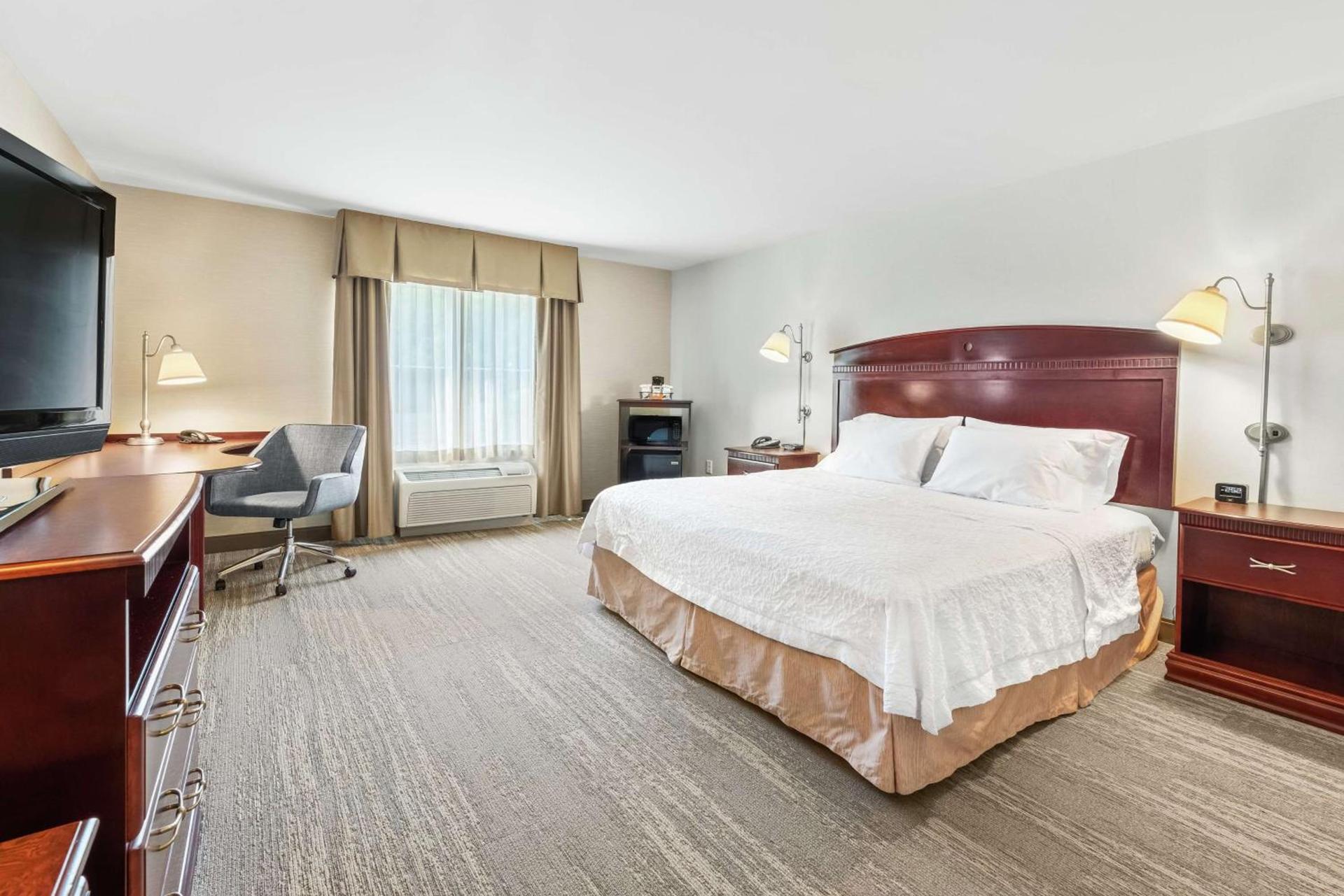Hampton Inn Nashua photo 22
