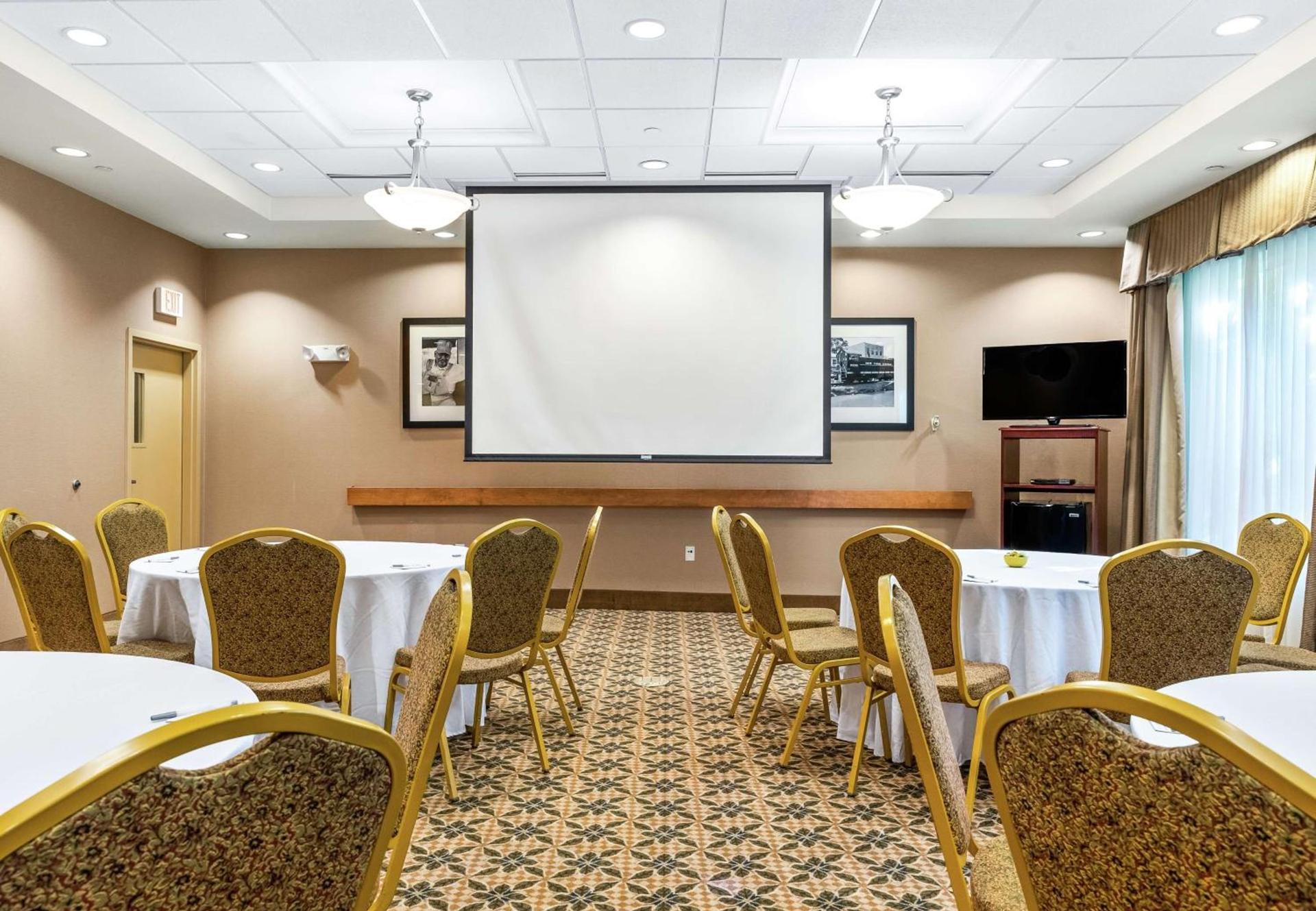 Hampton Inn Nashua photo 28