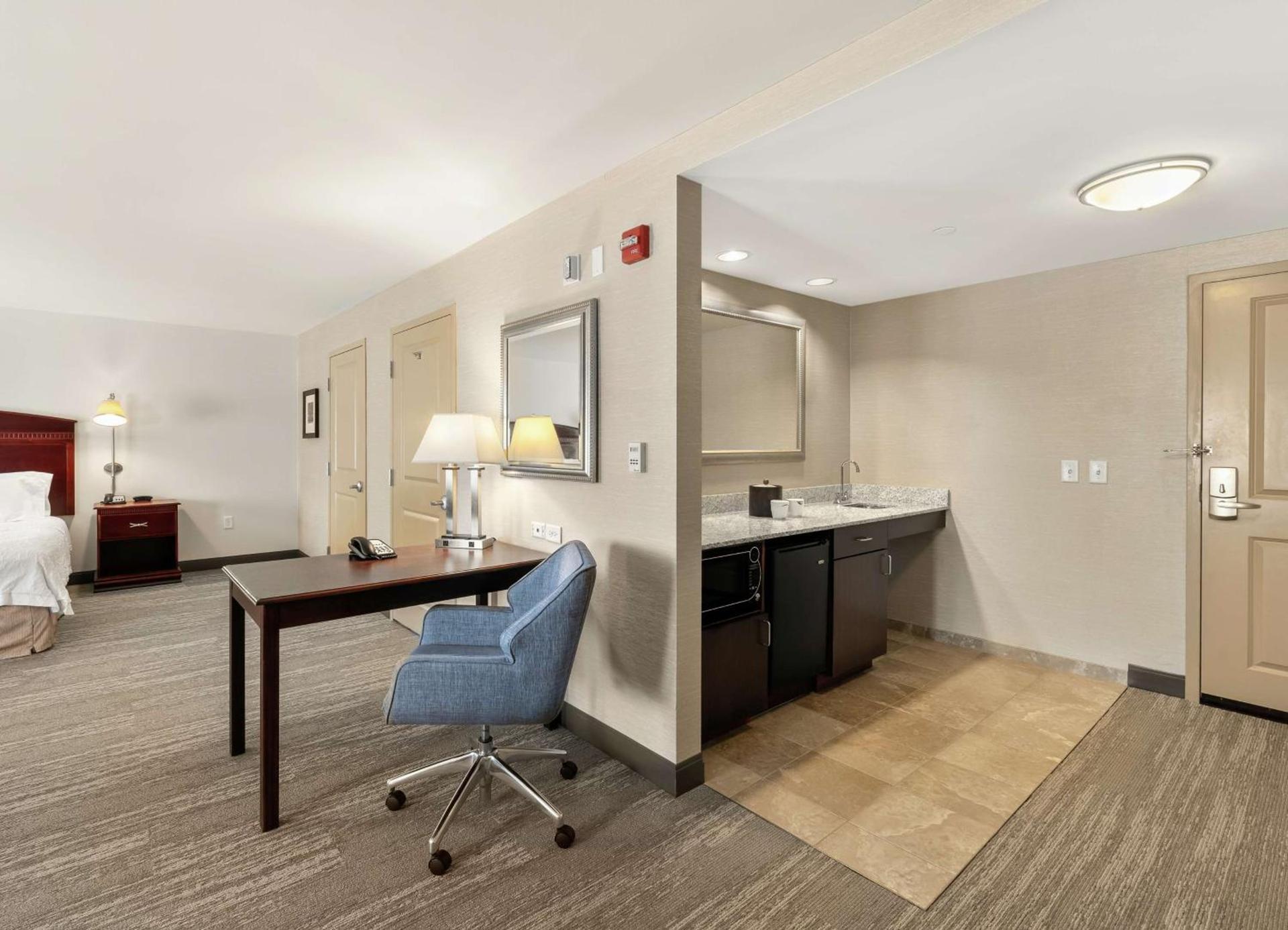 Hampton Inn Nashua photo 27