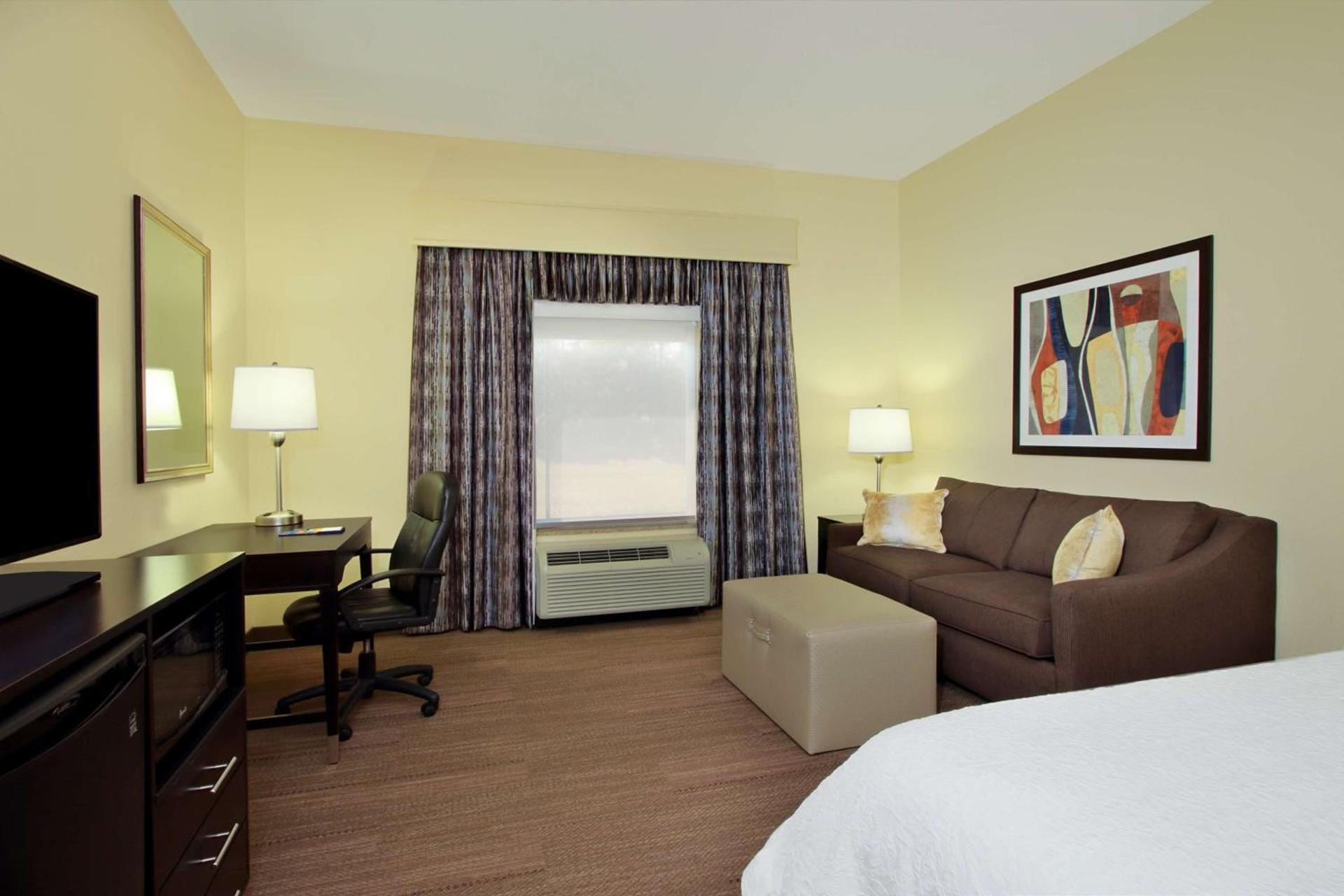 Hampton Inn Winfield photo 18