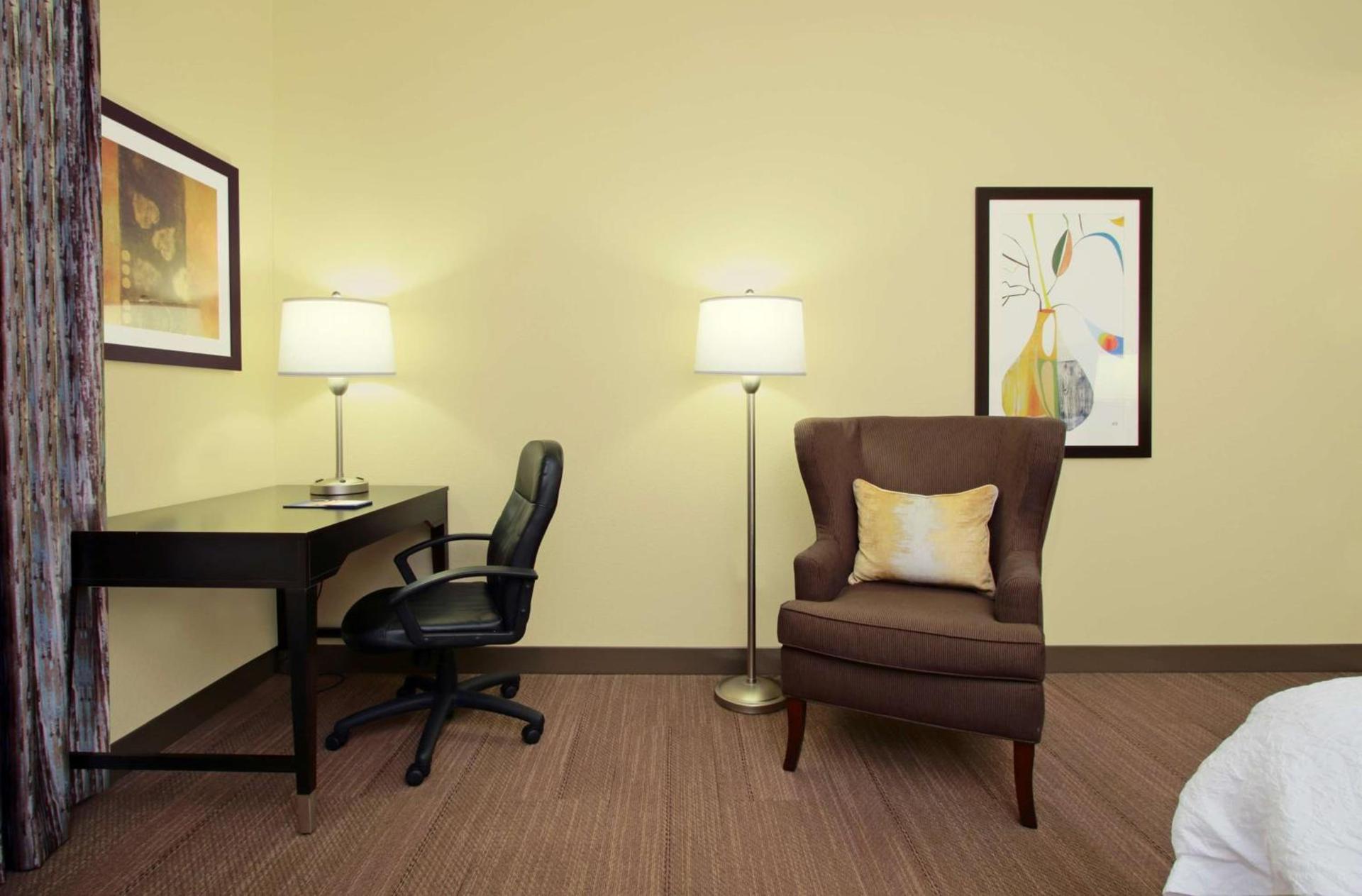 Hampton Inn Winfield photo 25