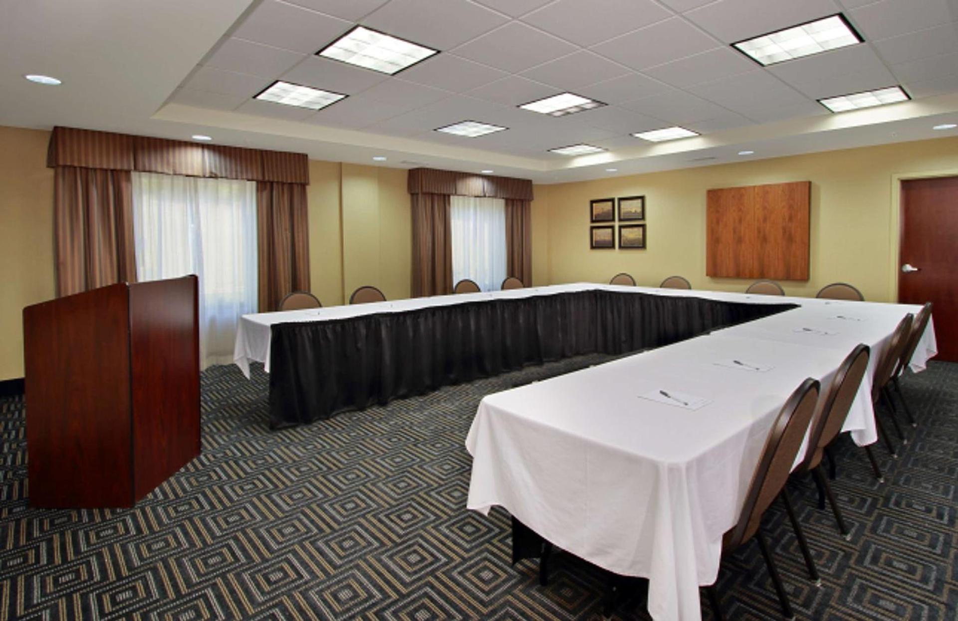 Hampton Inn Winfield photo 26