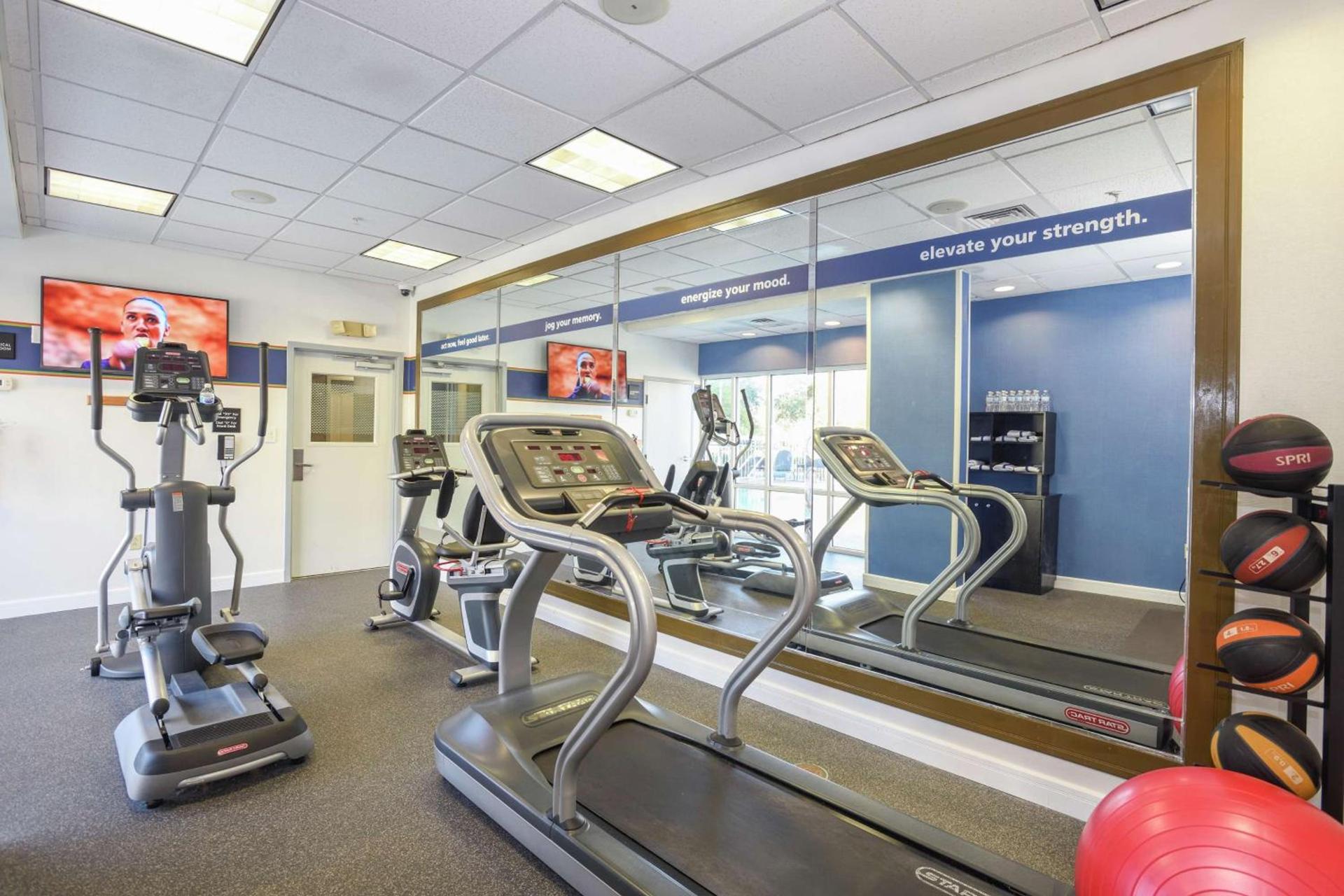 Hampton Inn Jacksonville - East Regency Square photo 9