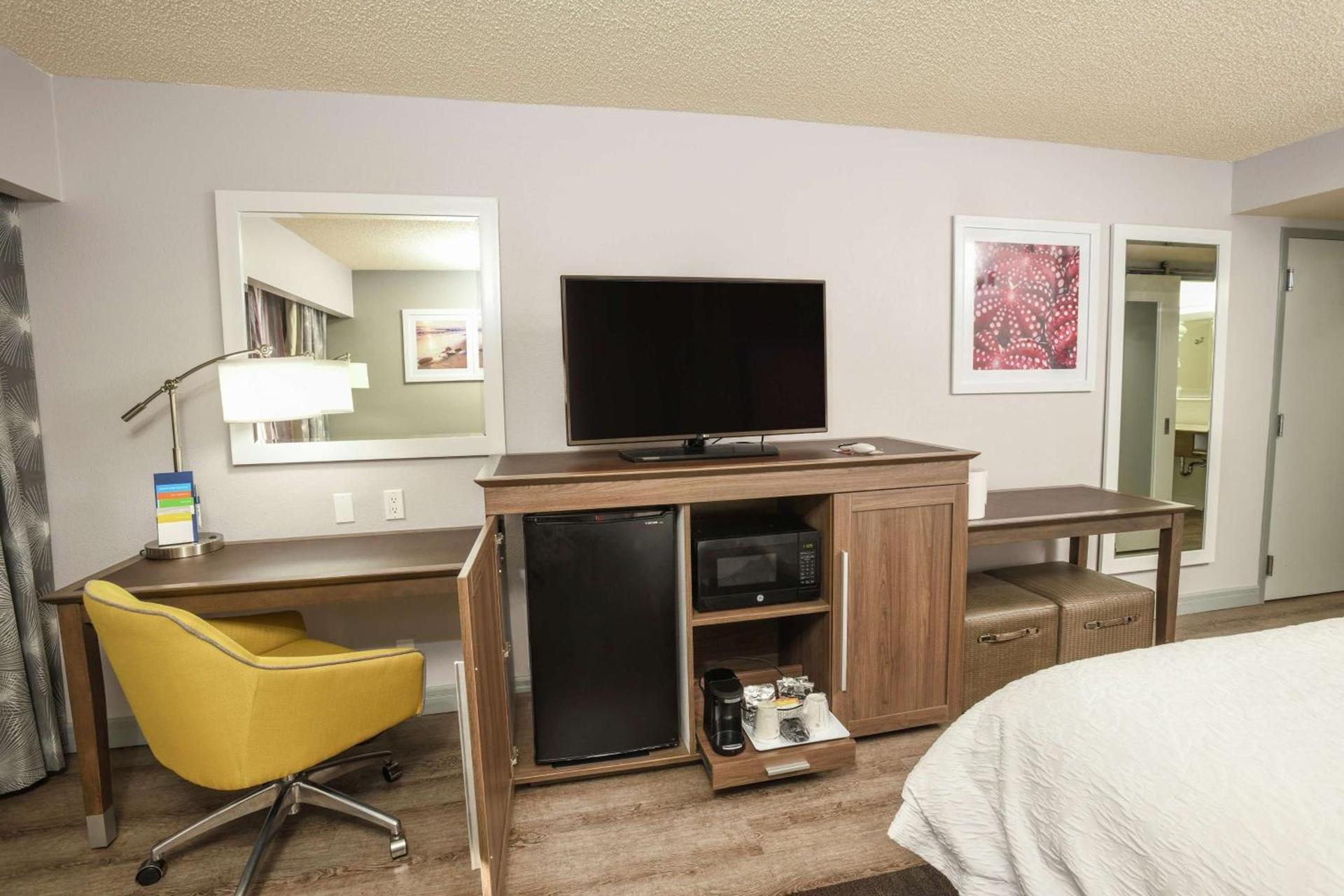 Hampton Inn Jacksonville - East Regency Square photo 11