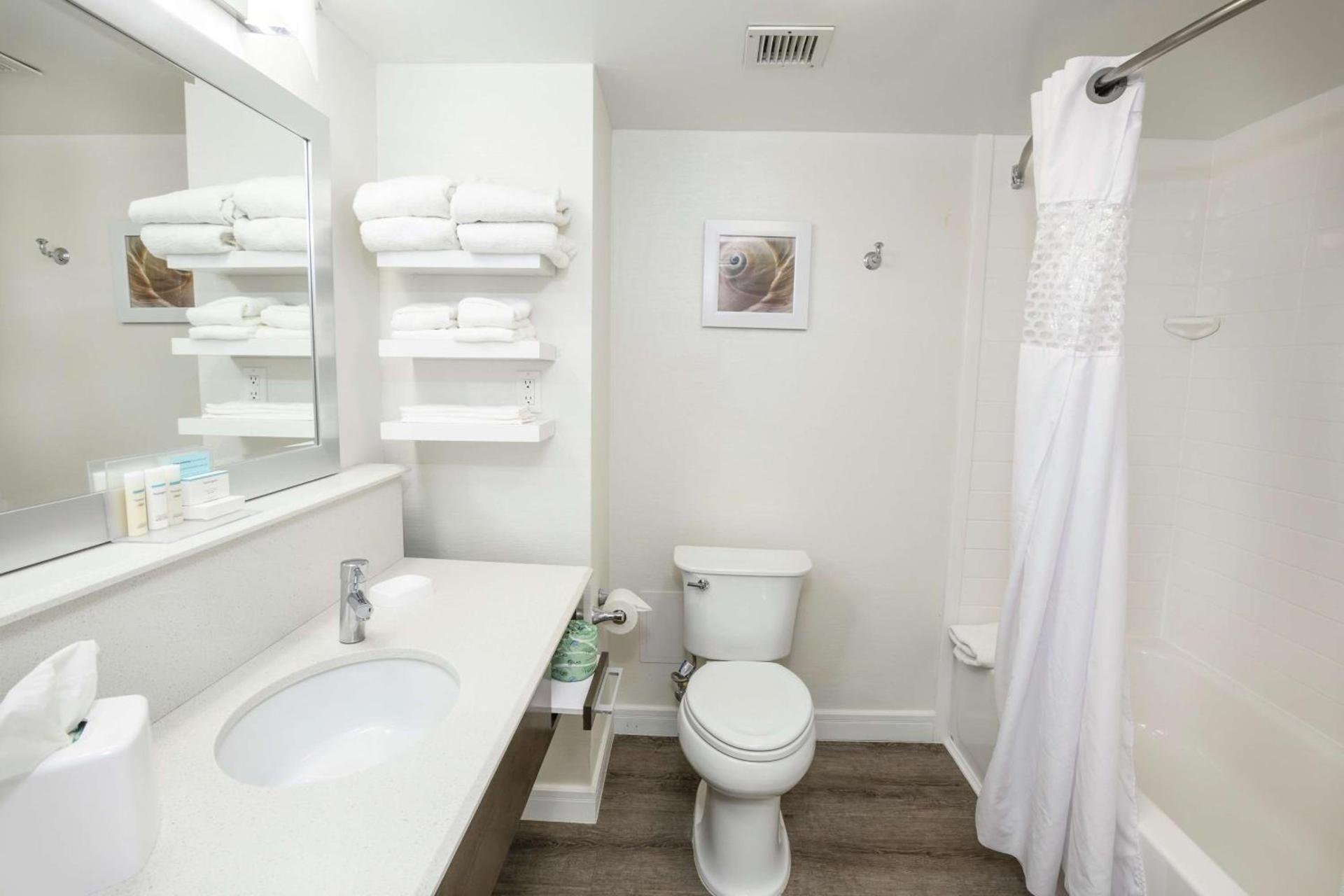 Hampton Inn Jacksonville - East Regency Square photo 12