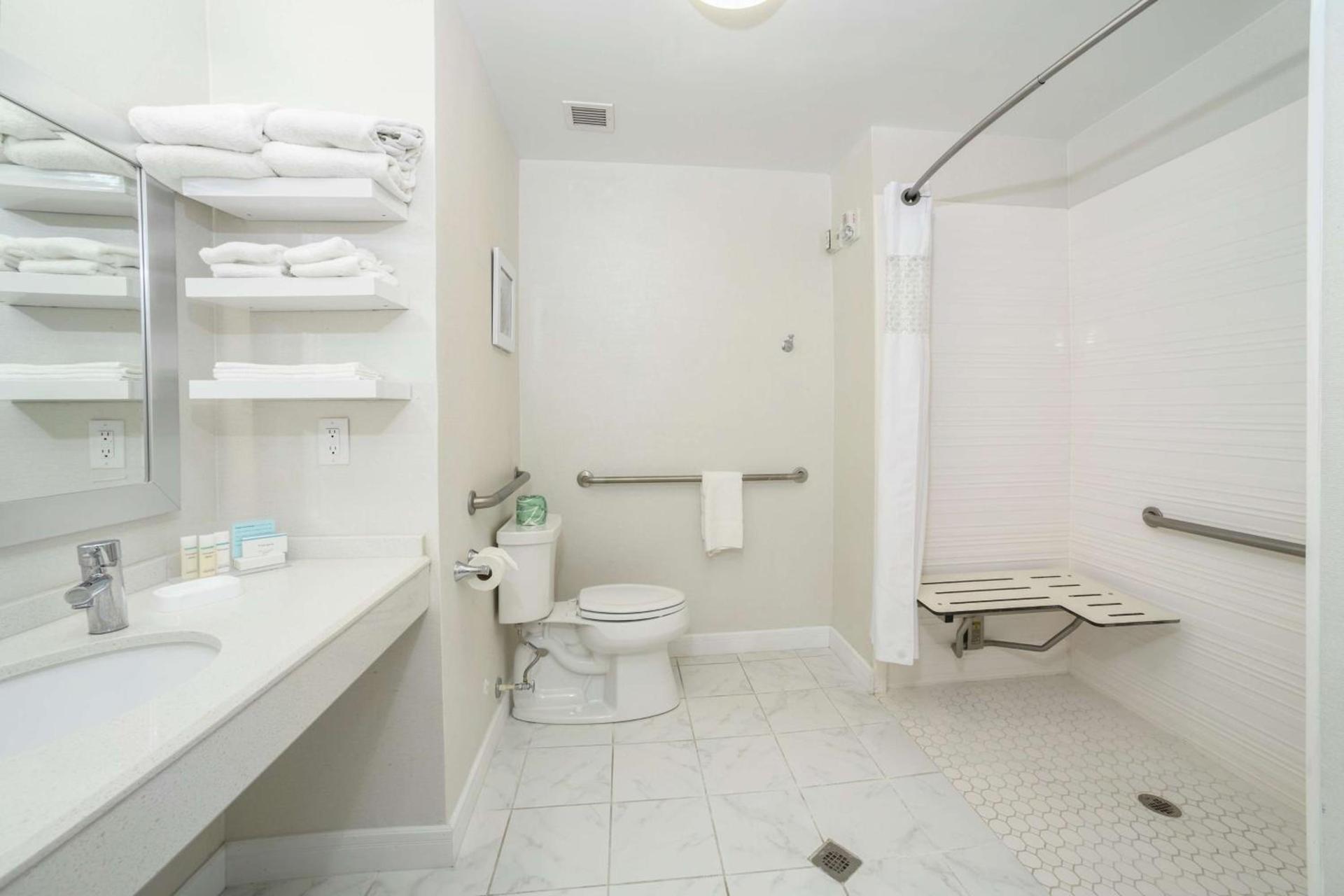 Hampton Inn Jacksonville - East Regency Square photo 15