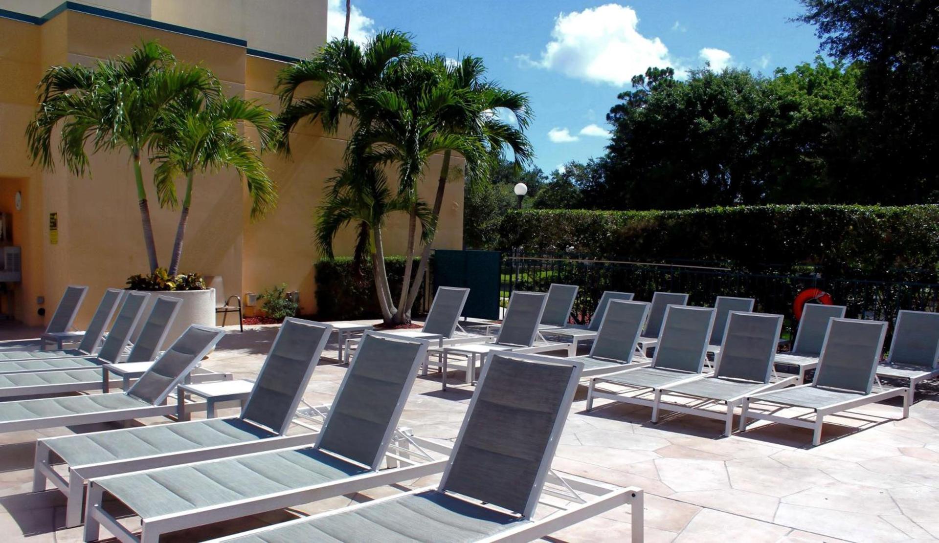 Hilton Boca Raton Suites - Newly Renovated photo 11