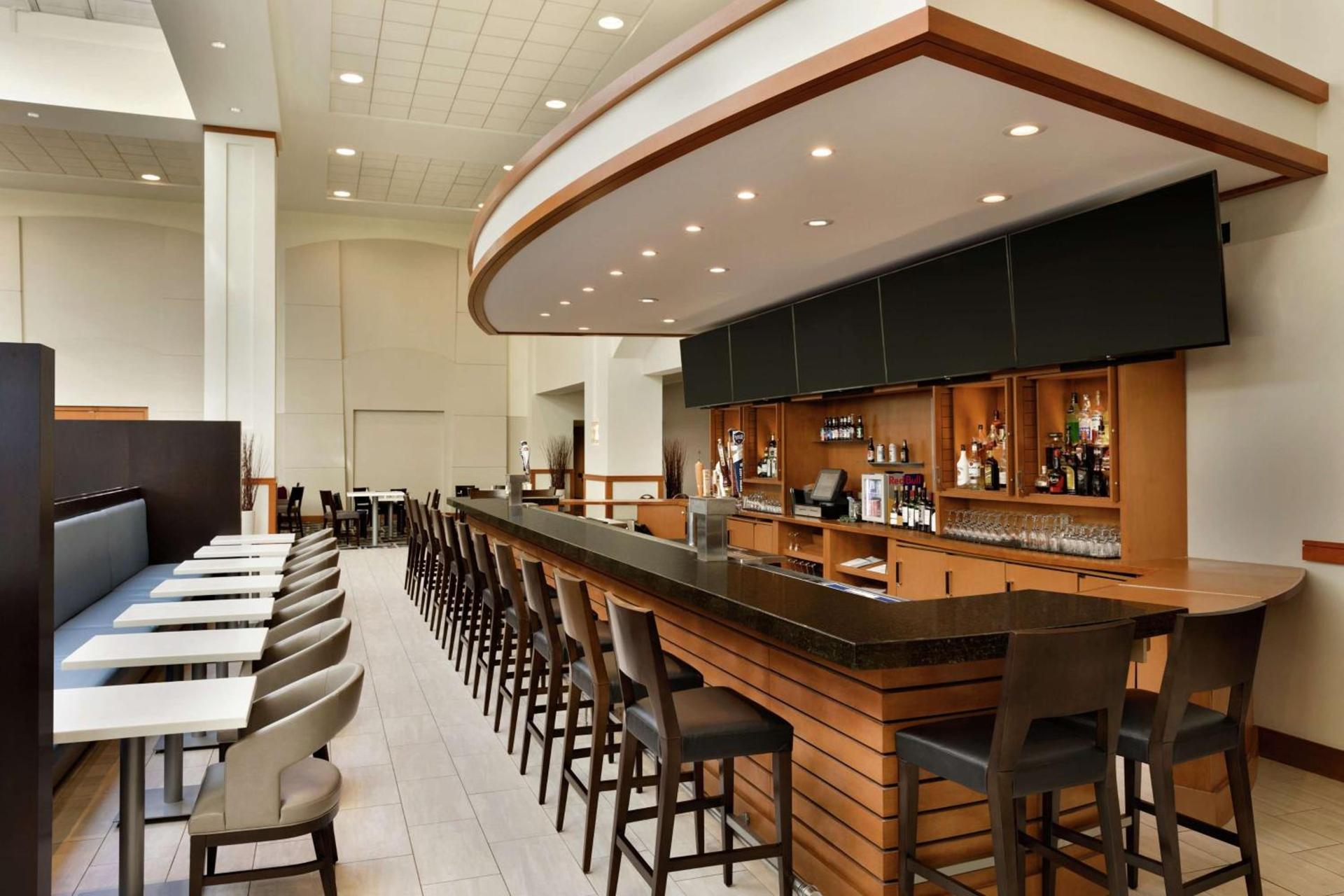 Embassy Suites Boston at Logan Airport photo 36