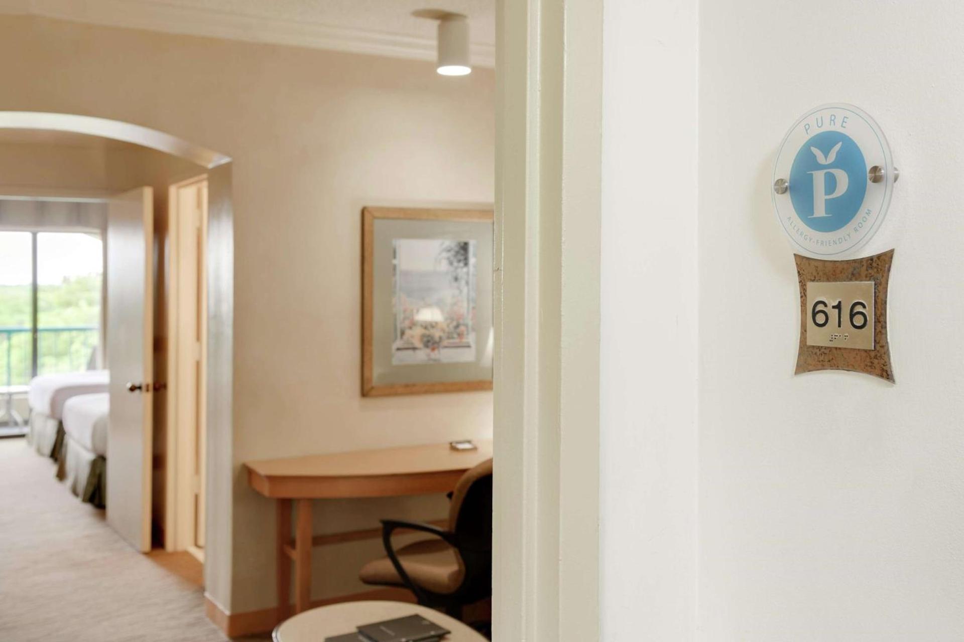 Hilton Boca Raton Suites - Newly Renovated photo 36