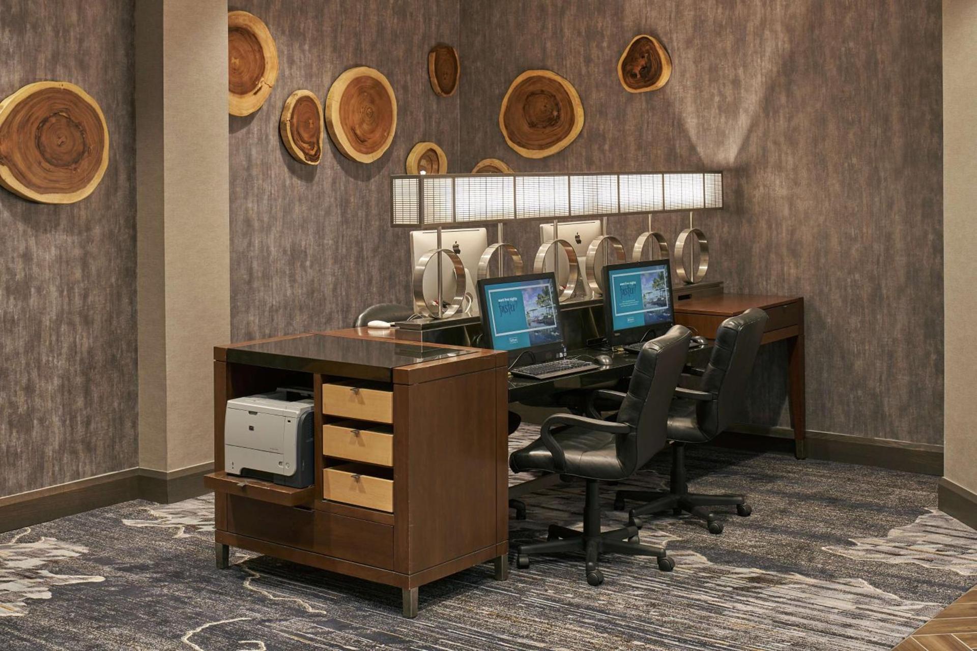 Hilton Cincinnati Airport photo 37