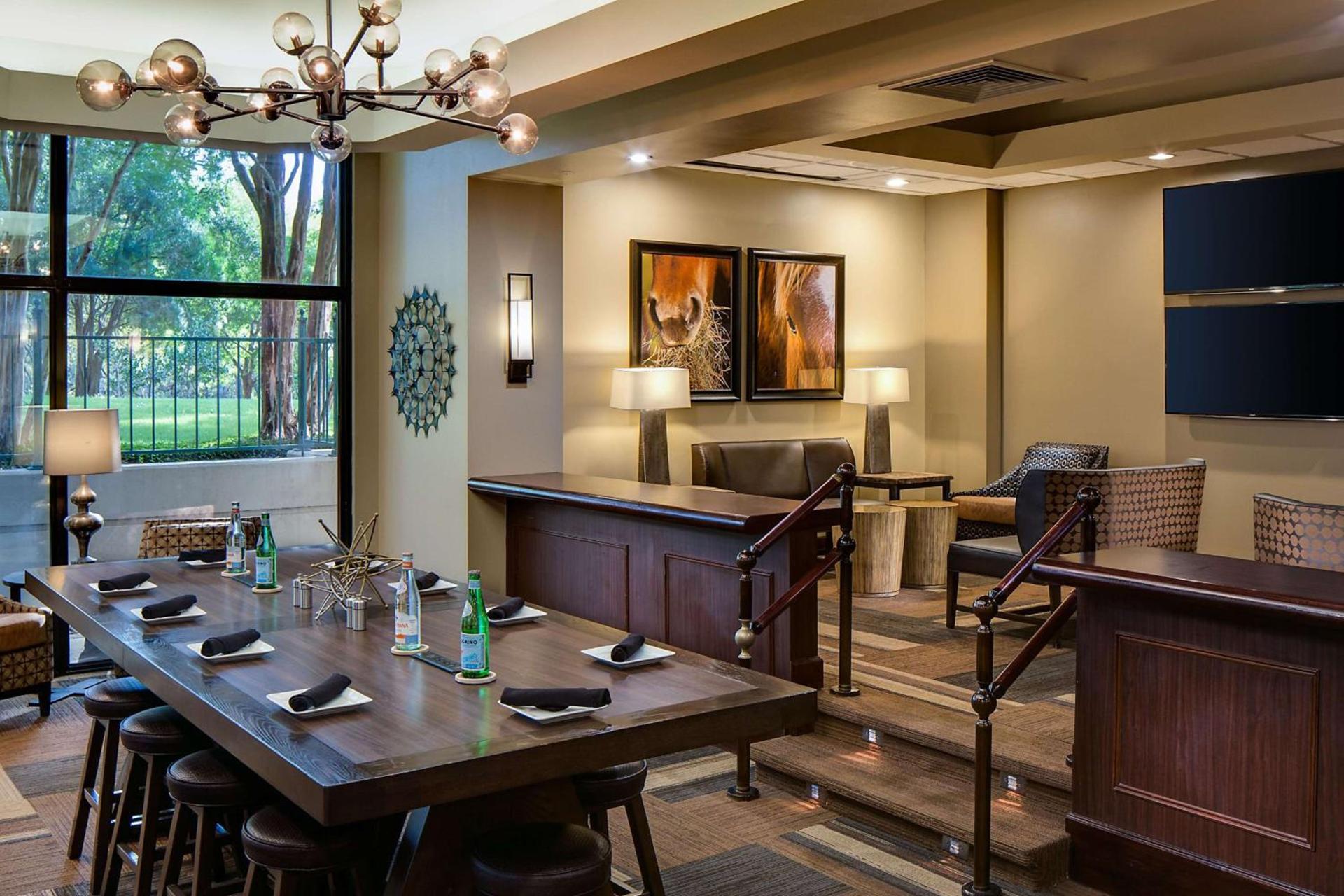 Embassy Suites by Hilton Dallas-Love Field photo 6