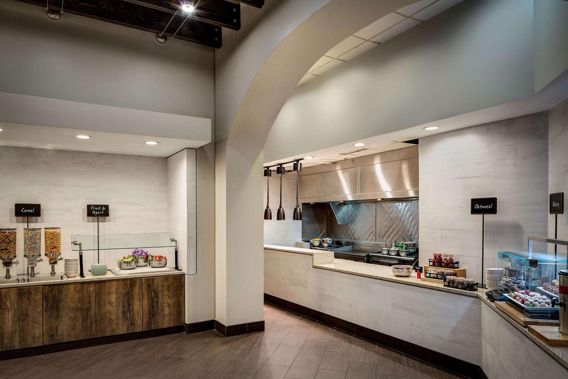 Embassy Suites by Hilton Dallas-Love Field photo 10
