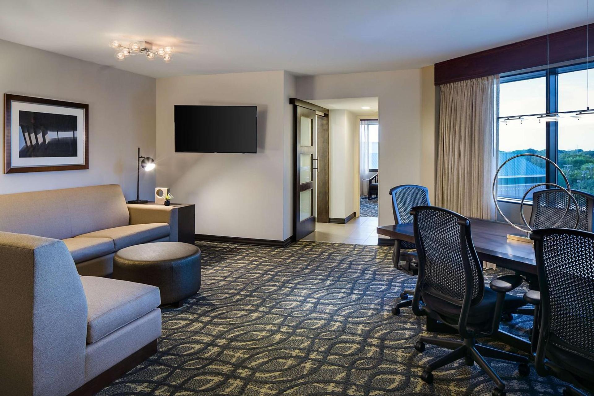 Embassy Suites by Hilton Dallas-Love Field photo 14