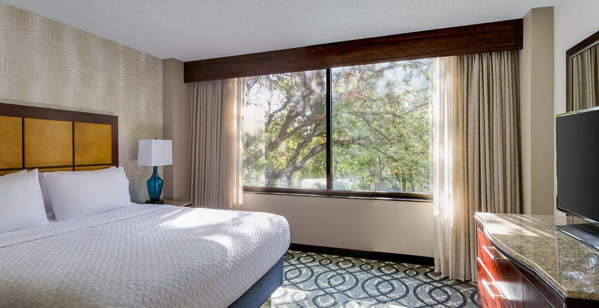 Embassy Suites by Hilton Dallas-Love Field photo 18