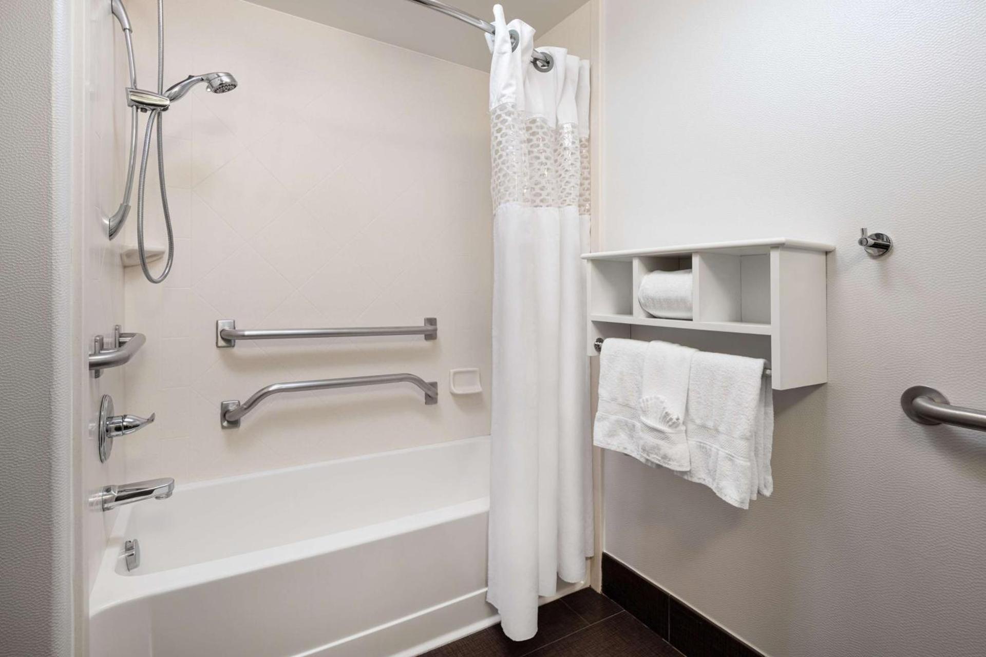 Hampton Inn Loveland photo 13