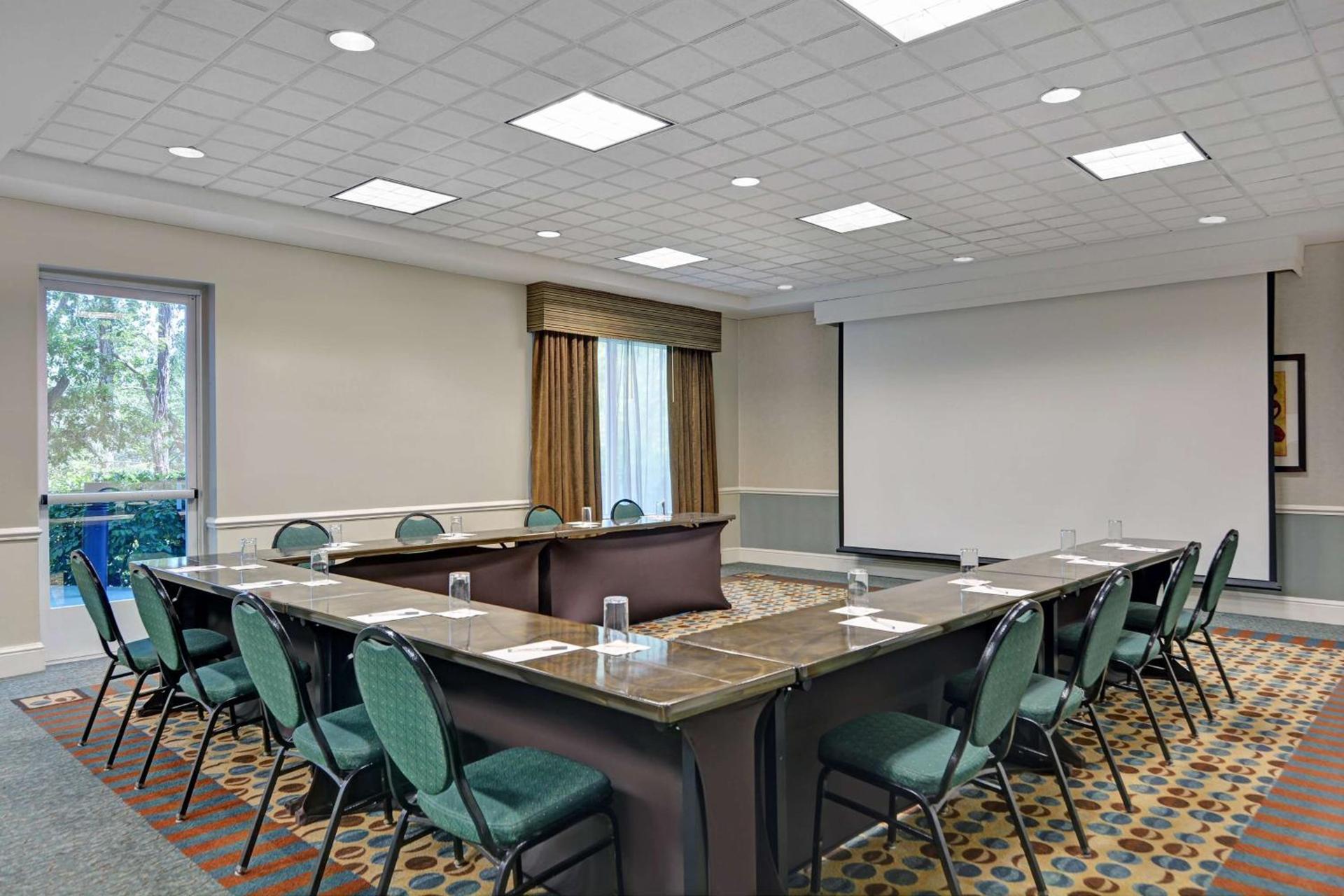 Hilton Garden Inn Jacksonville JTB/Deerwood Park photo 38