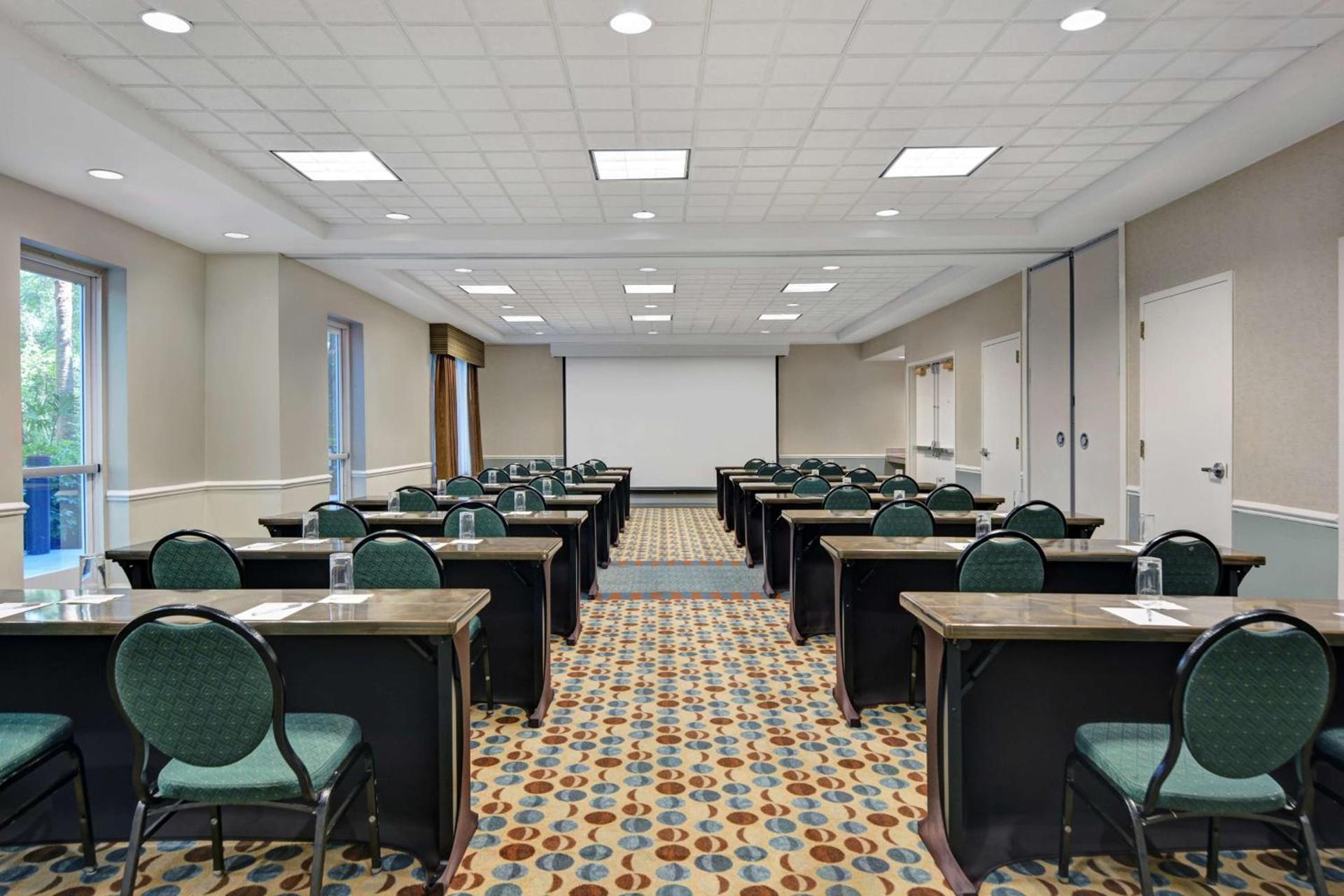 Hilton Garden Inn Jacksonville JTB/Deerwood Park photo 39